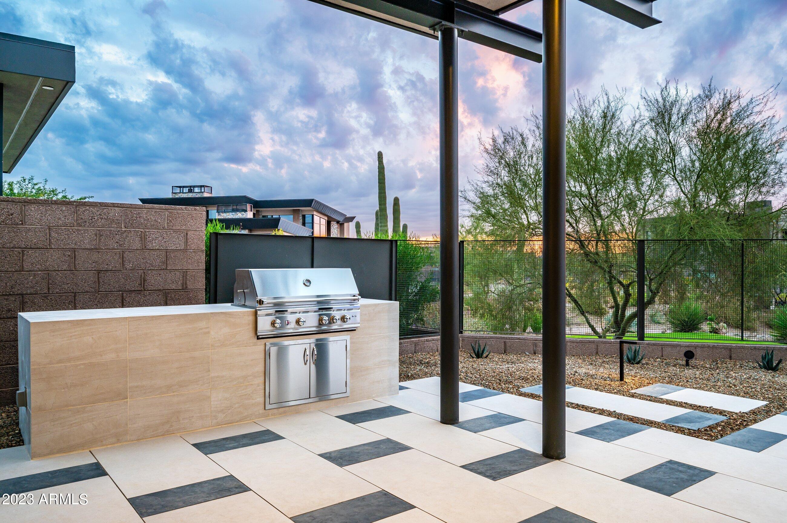 DESERT MOUNTAIN - Residential
