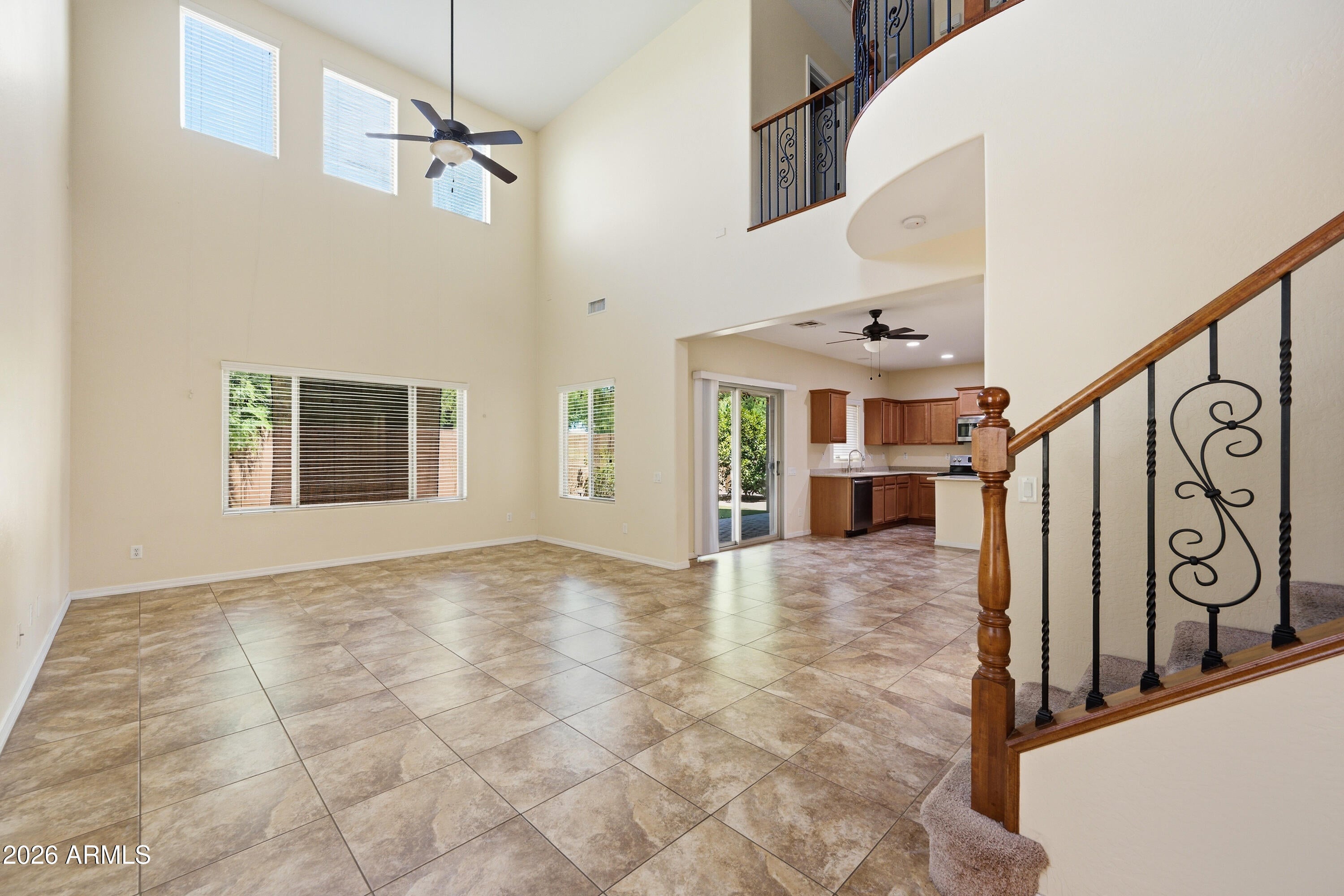 2220 W BEVERLY Lane