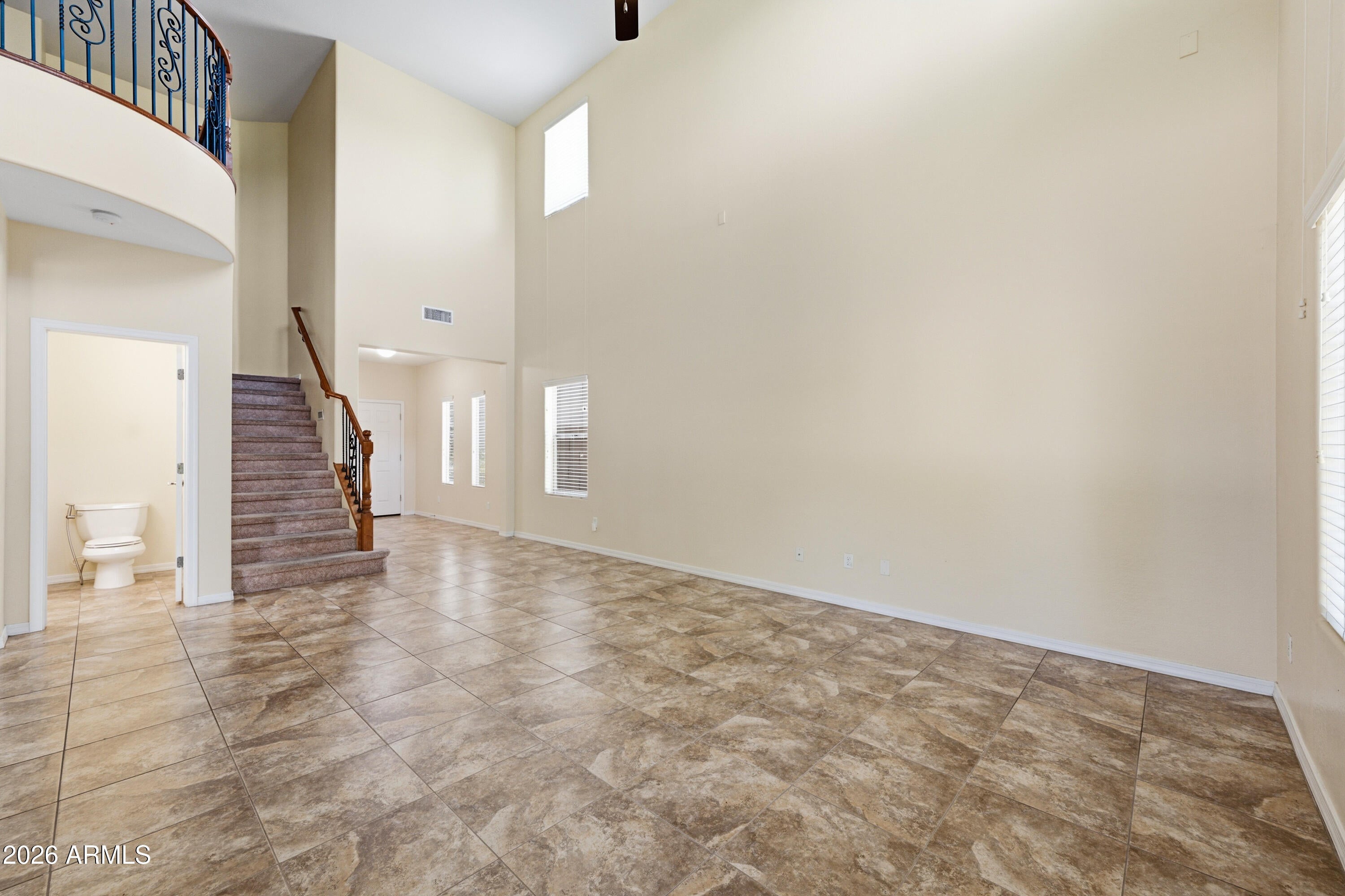 2220 W BEVERLY Lane