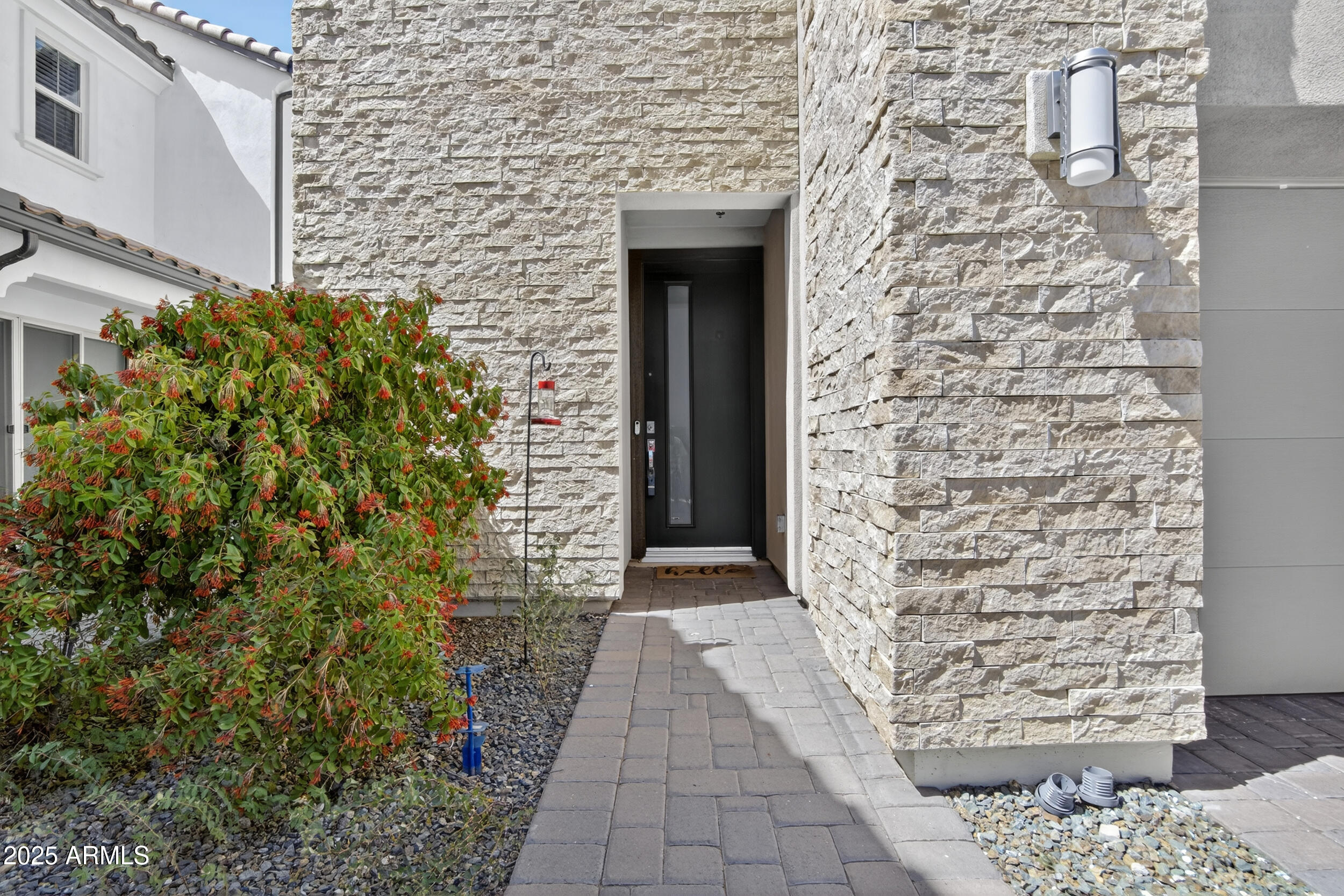2350 W GLORIA Lane