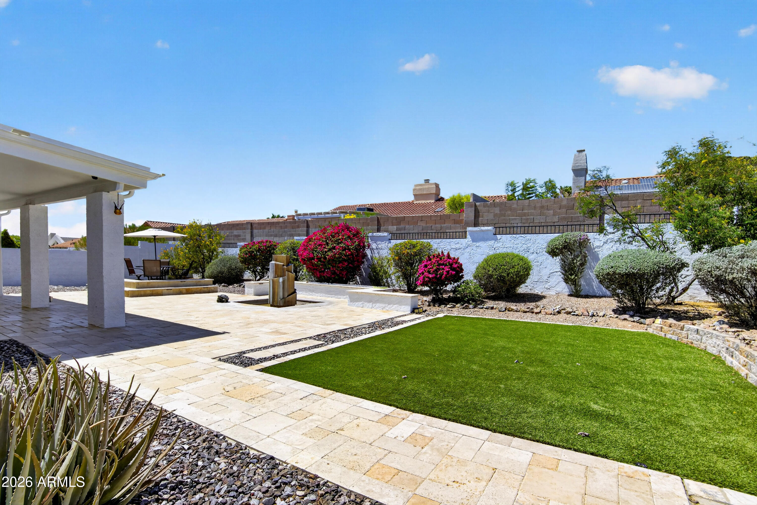 1242 E ACOMA Drive