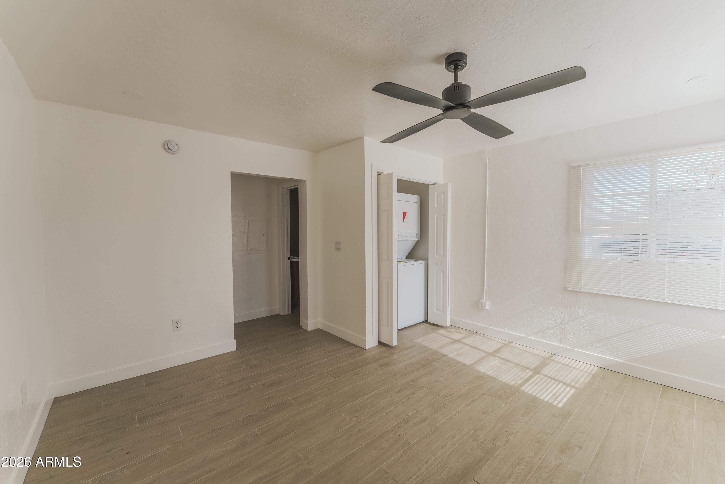 1322 W Roosevelt Street Apt 8