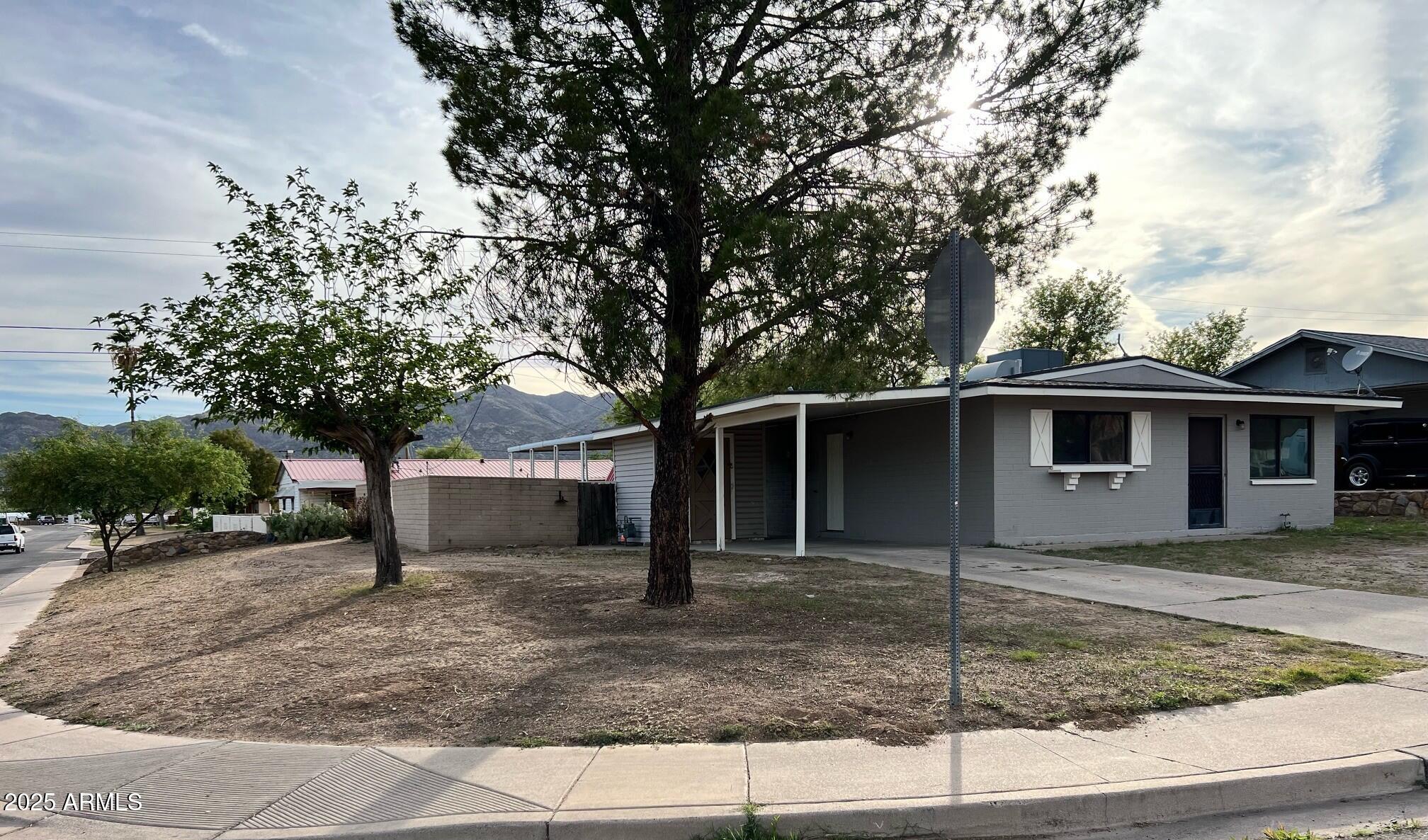 401 W GREENWICH Road