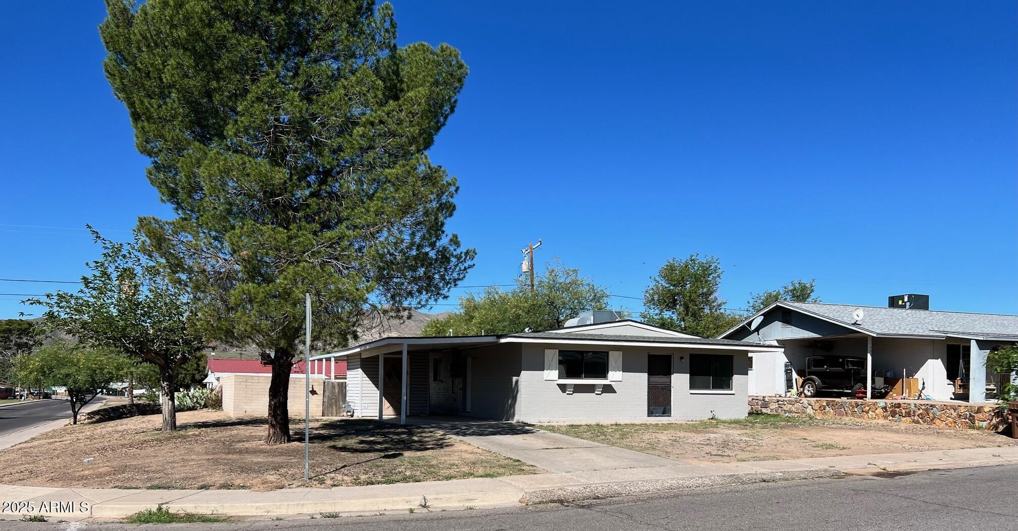 401 W GREENWICH Road