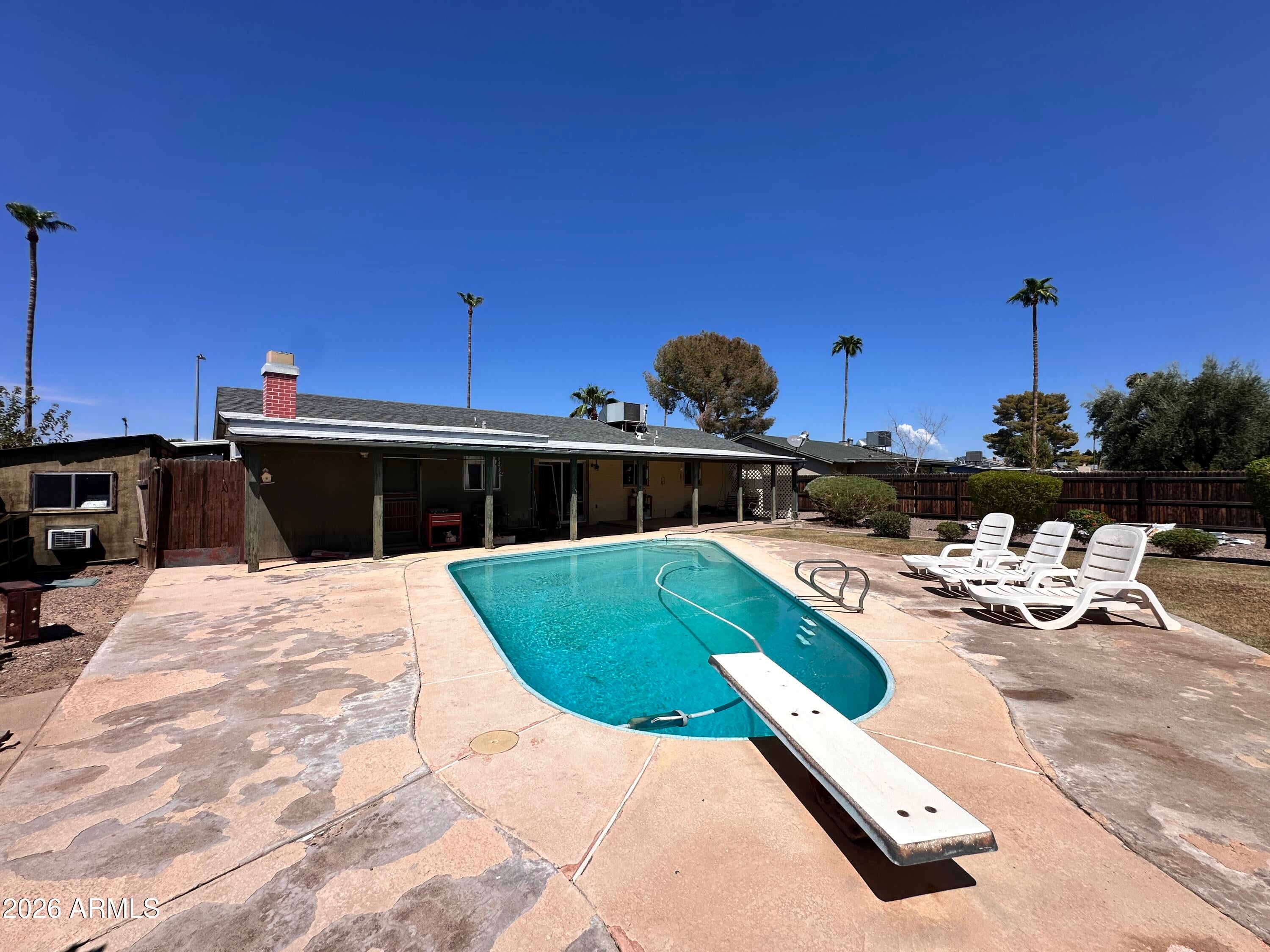 3421 E PARADISE Drive
