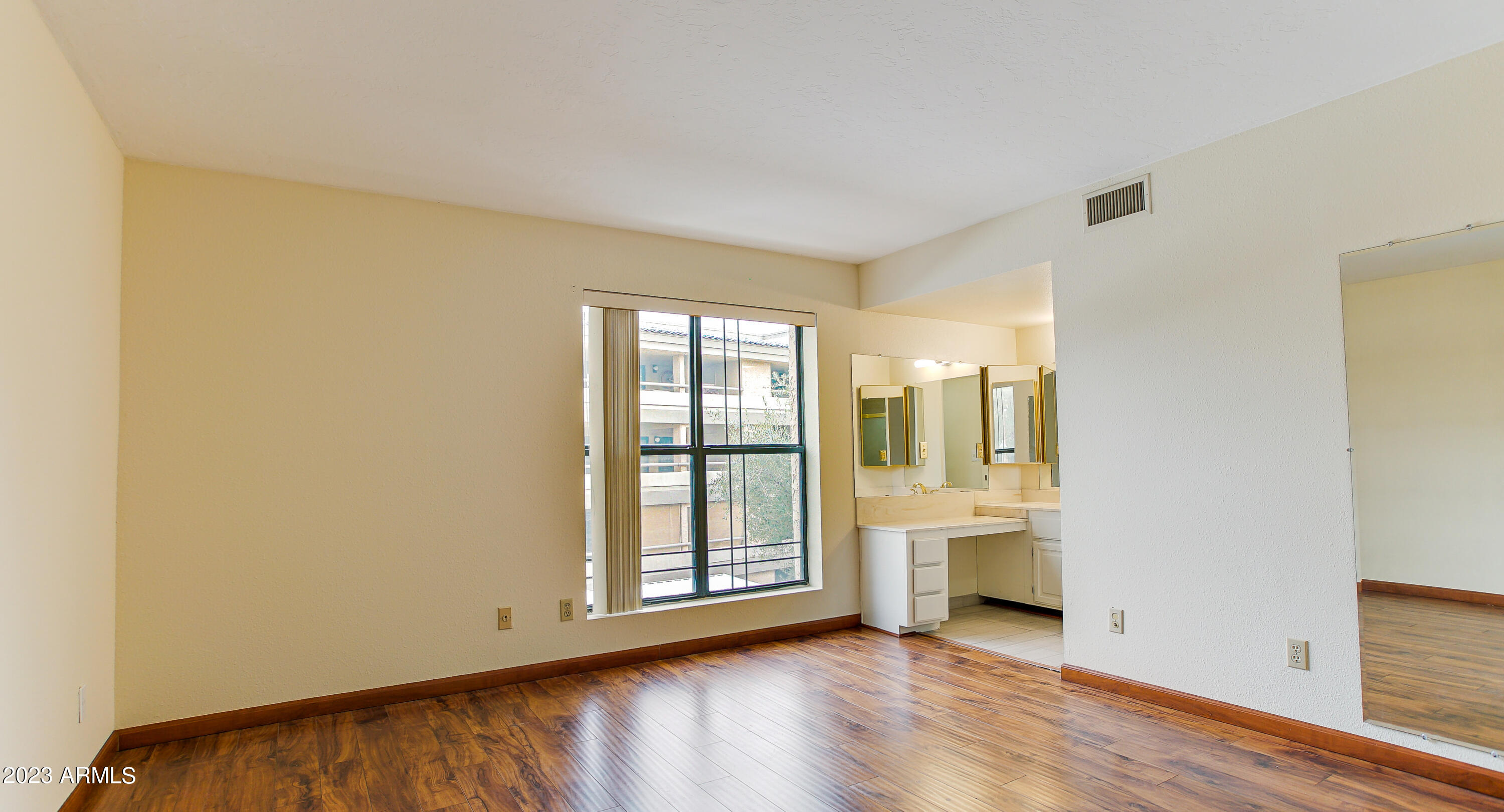 Phoenix, Arizona 85016, United States, 2 Bedrooms Bedrooms, ,2 BathroomsBathrooms,Residential,Active,92181