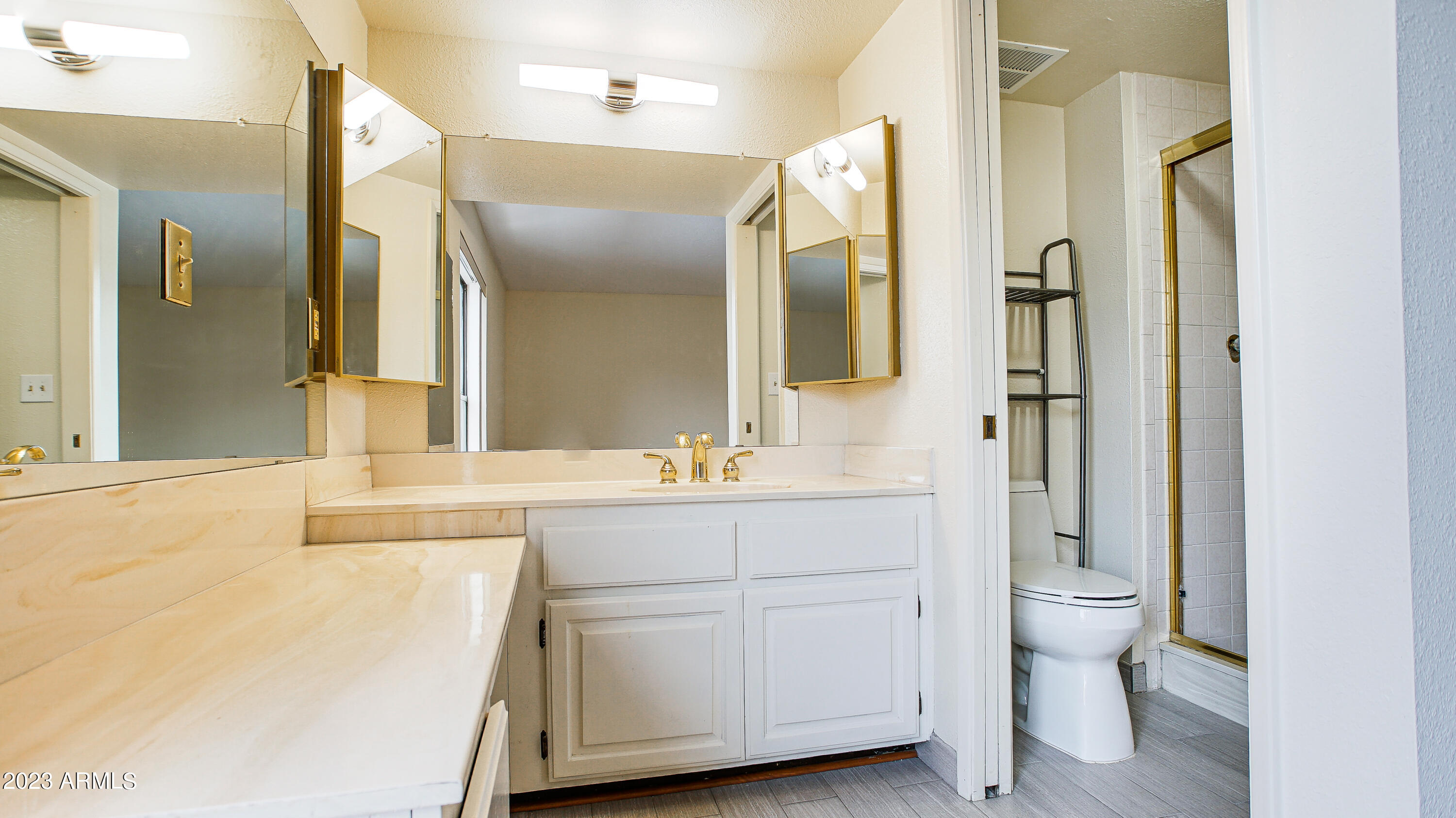 Phoenix, Arizona 85016, United States, 2 Bedrooms Bedrooms, ,2 BathroomsBathrooms,Residential,Active,92181