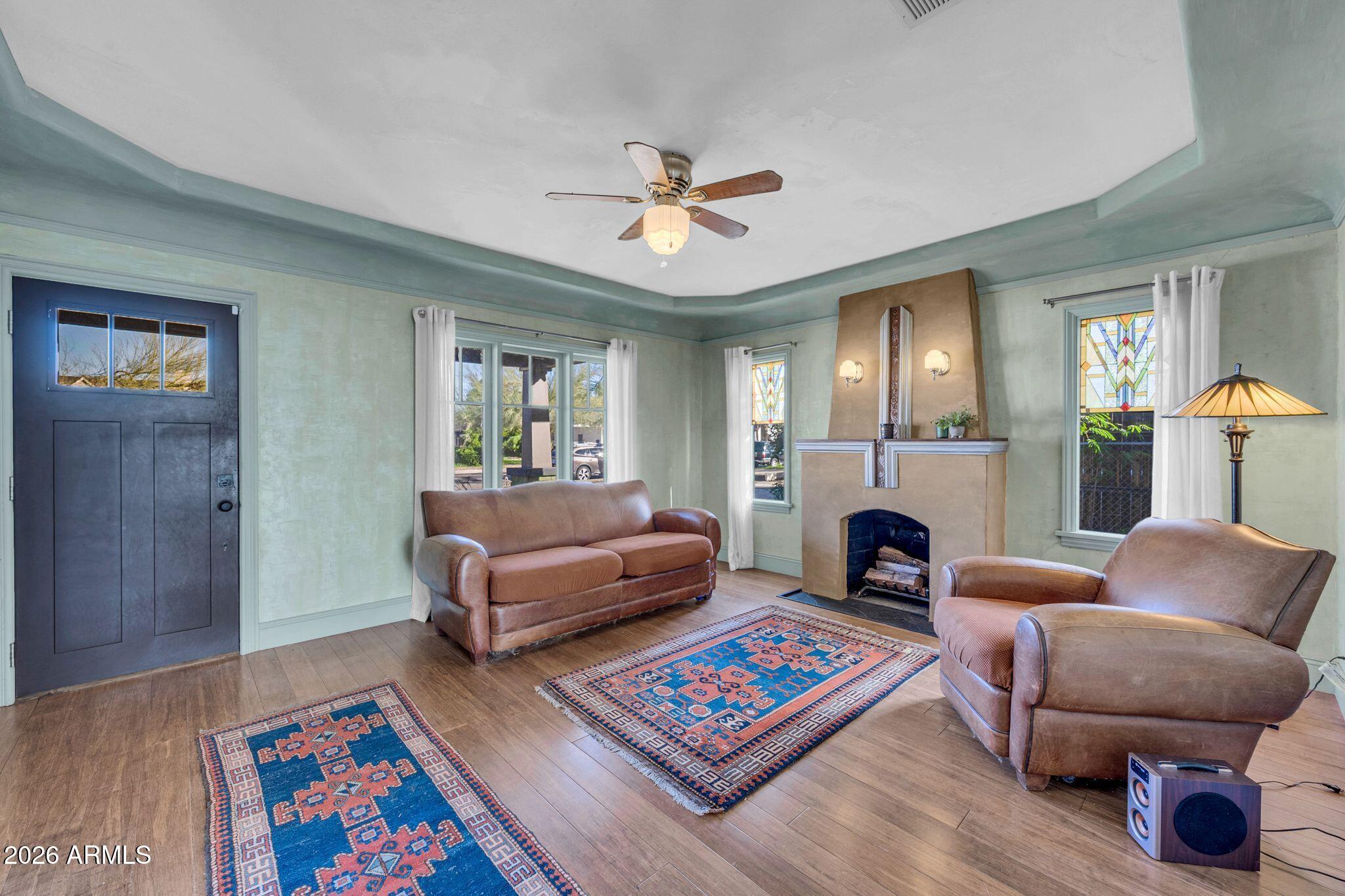 1813 E WILLETTA Street