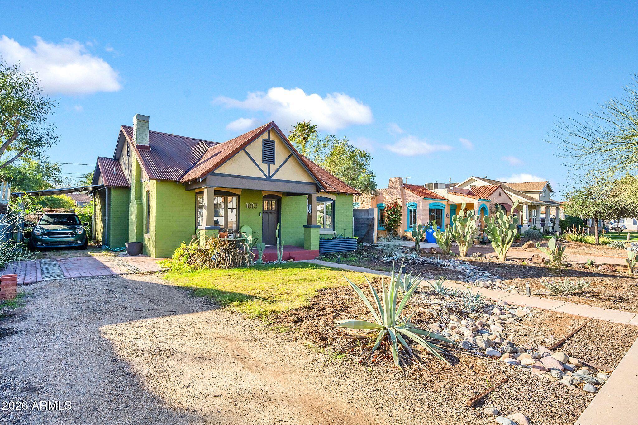 1813 E WILLETTA Street