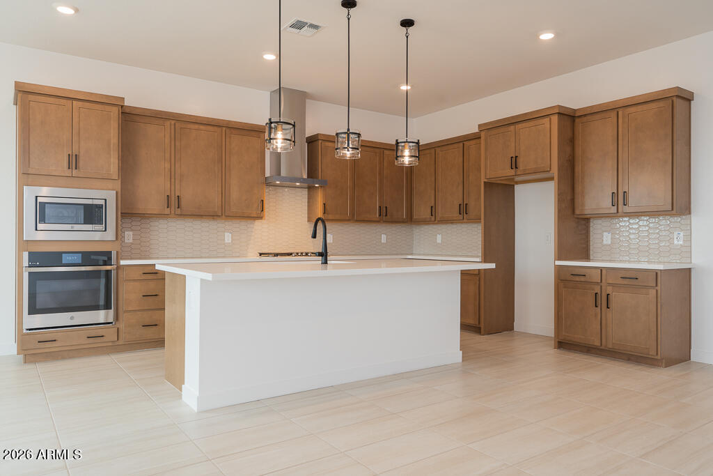 17641 W HIGHLAND Avenue