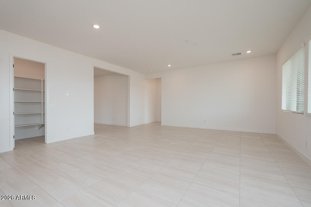 17641 W HIGHLAND Avenue