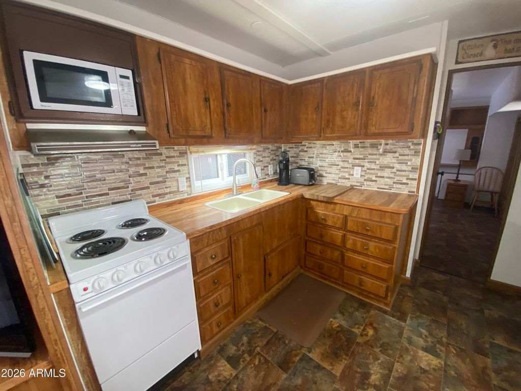 Photo of 1001 S Kiowa Circle, Apache Junction, AZ 85119 (MLS # 6984867)