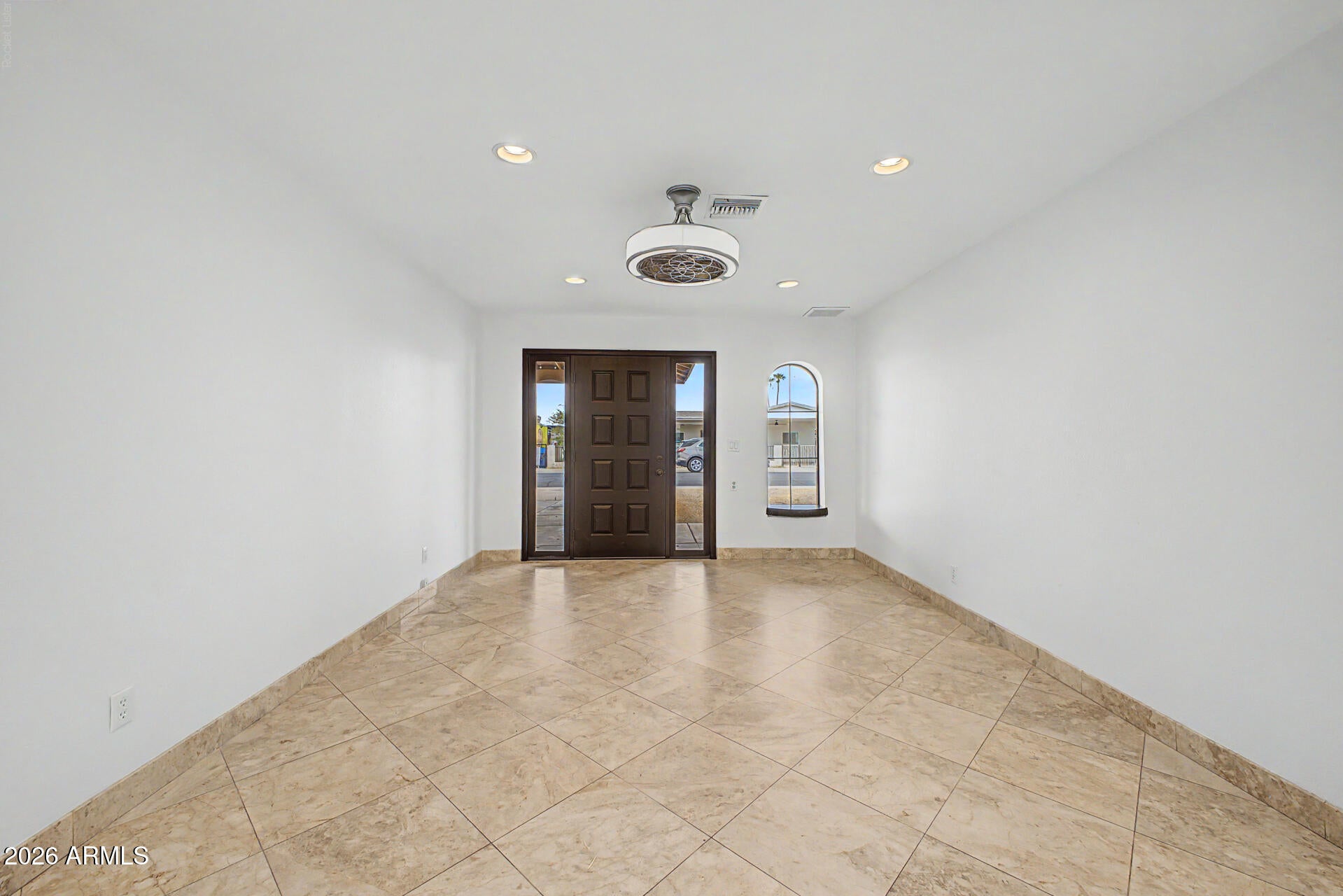 1707 W WAYLAND Drive