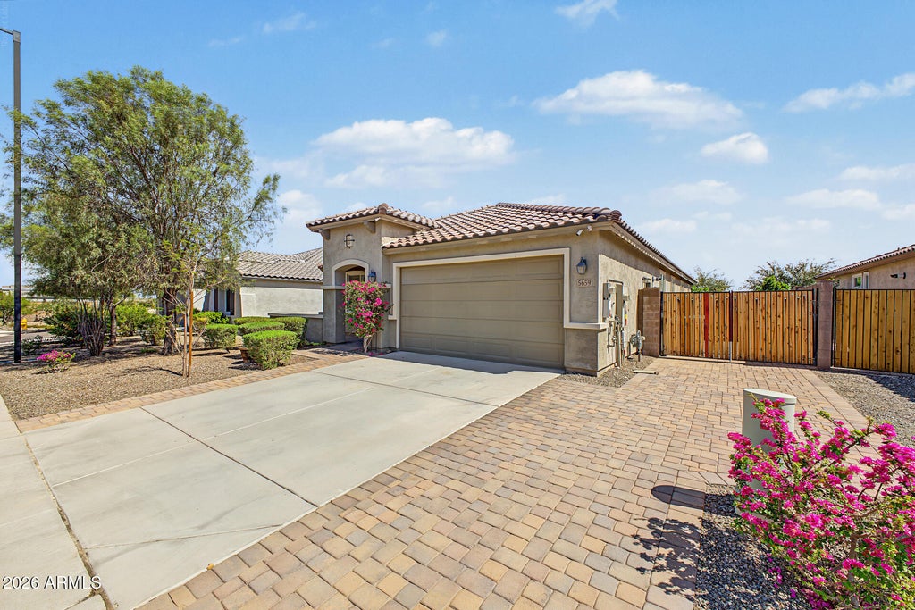 Photo of 5659 N 195th Drive, Litchfield Park, AZ 85340 (MLS # 7084601)