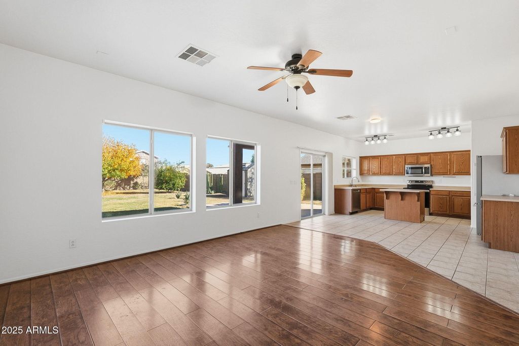 Photo of 198 E Mule Train Trail, San Tan Valley, AZ 85143 (MLS # 6960015)