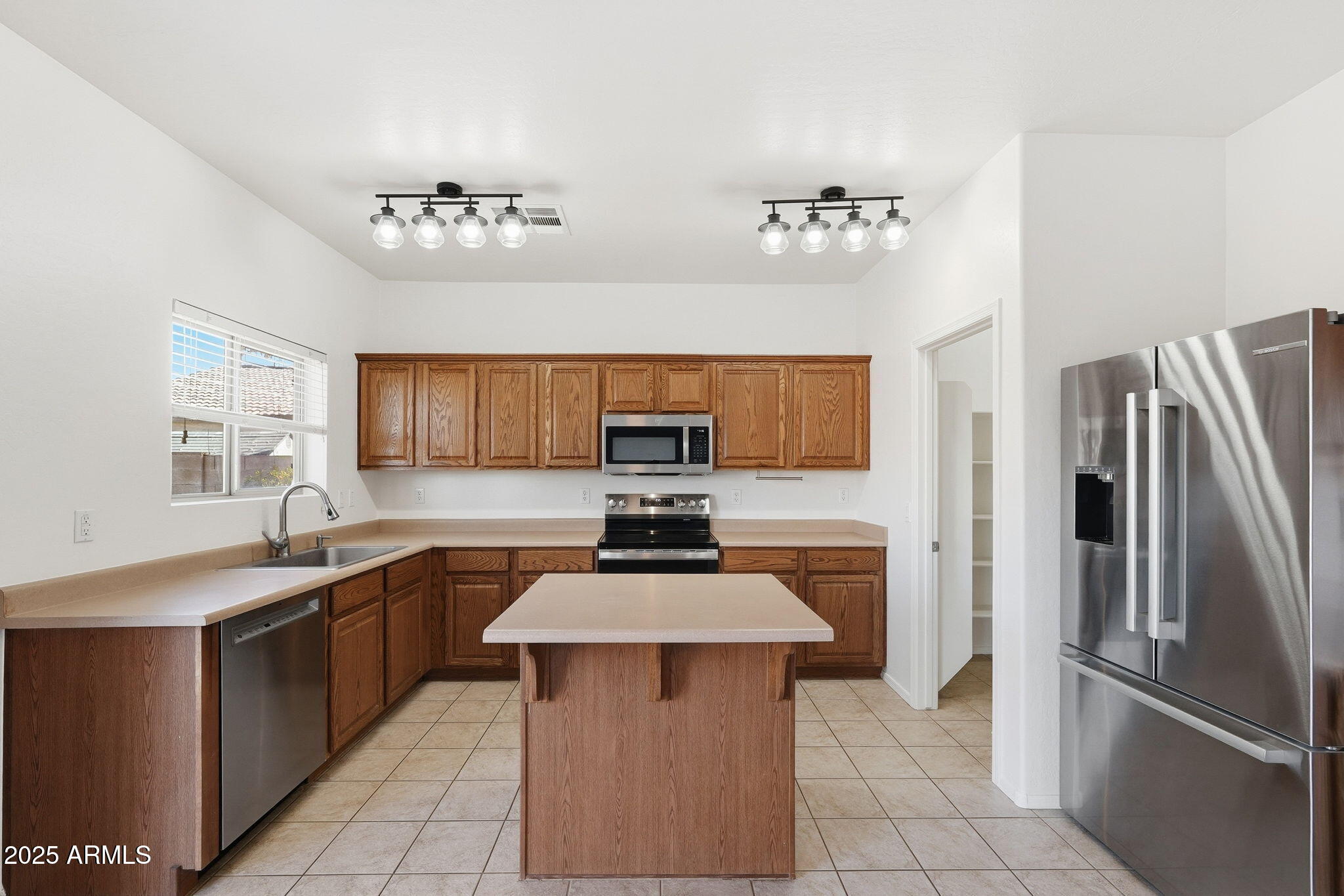 198 E MULE TRAIN Trail