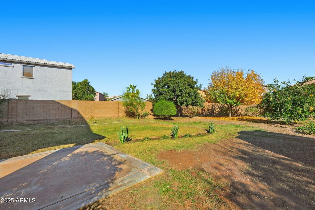 Photo of 198 E Mule Train Trail, San Tan Valley, AZ 85143 (MLS # 6960015)