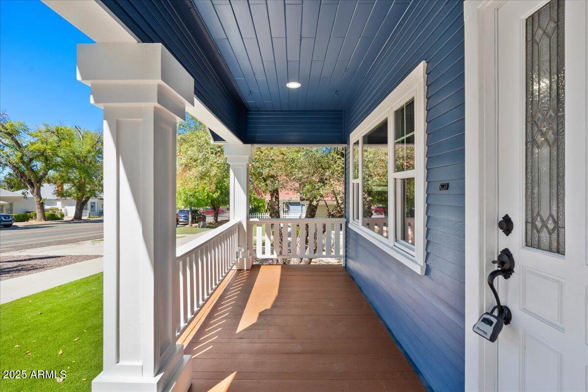 337 S MOUNT VERNON Avenue