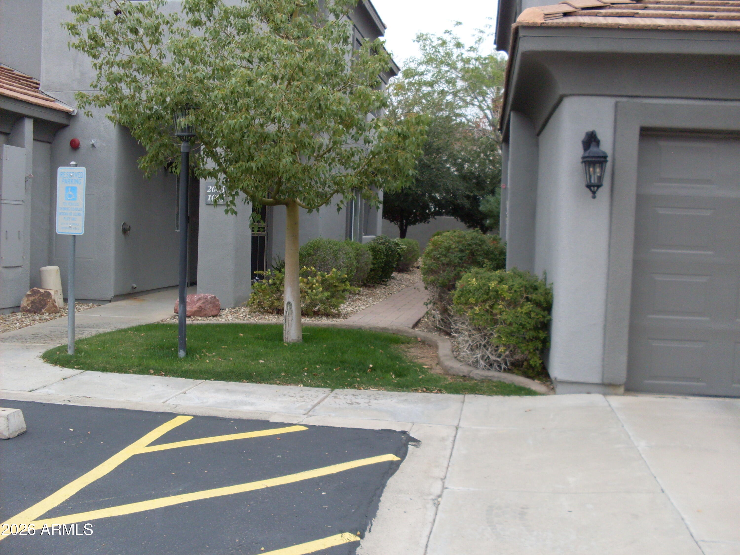 7401 W Arrowhead Clubhouse Drive 1001