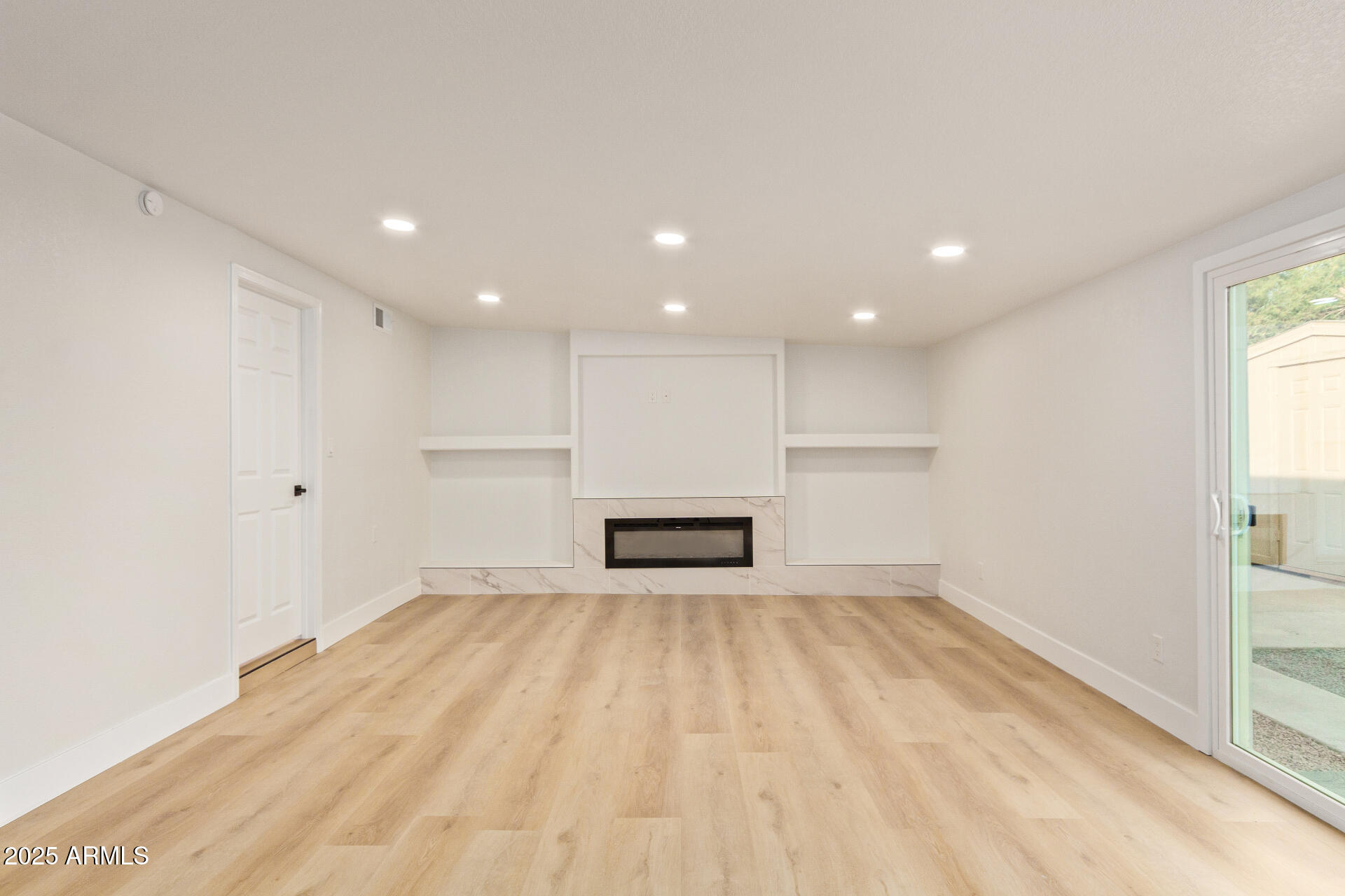 3314 W CORRINE Drive