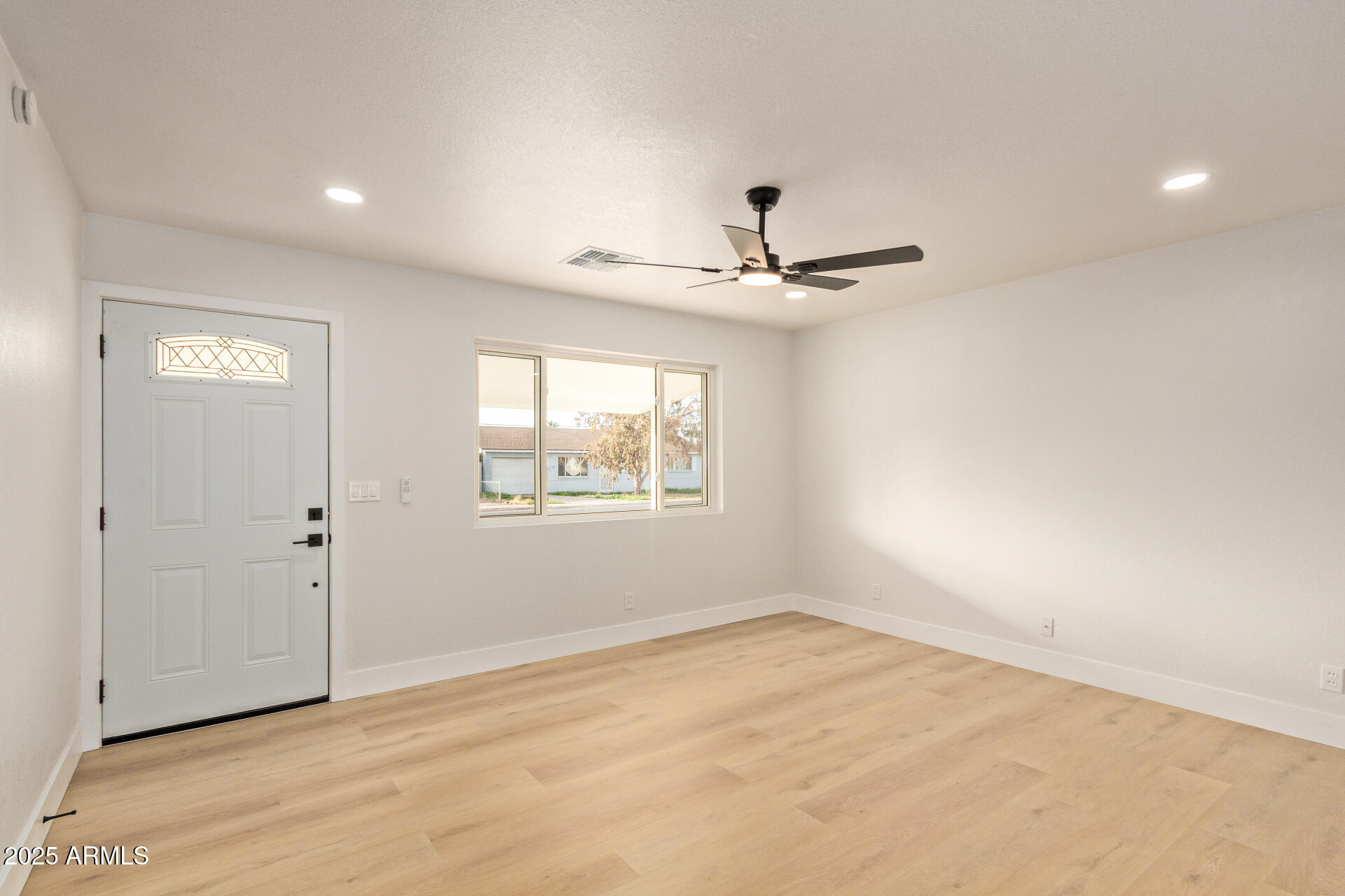 3314 W CORRINE Drive