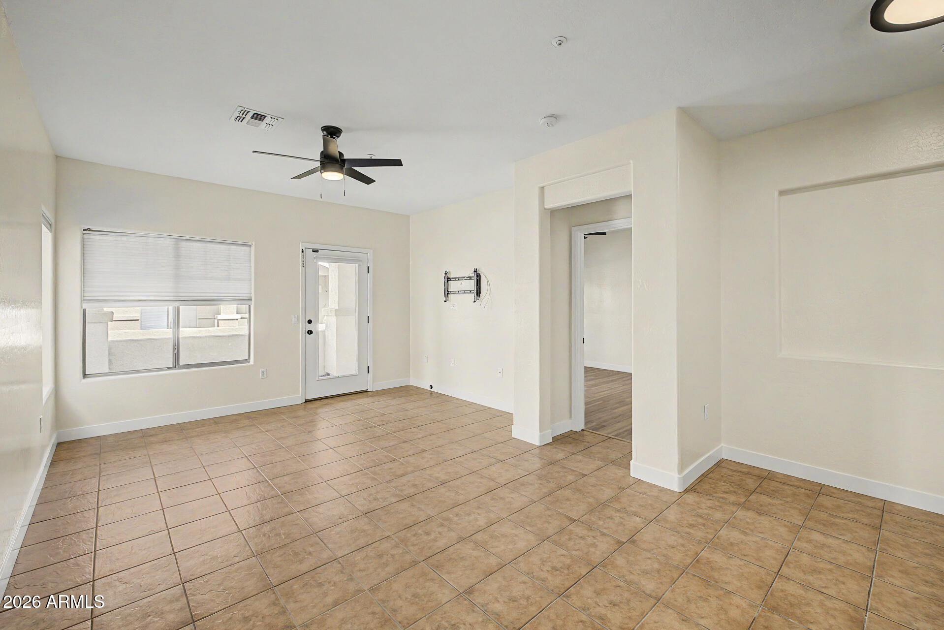 525 N MILLER Road 128