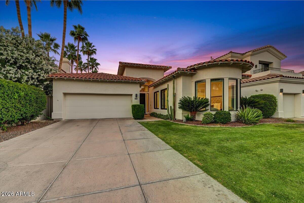 7638 E CACTUS WREN Road