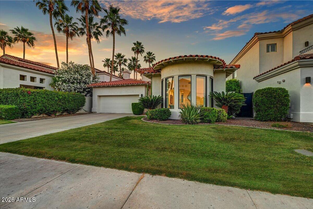 7638 E CACTUS WREN Road