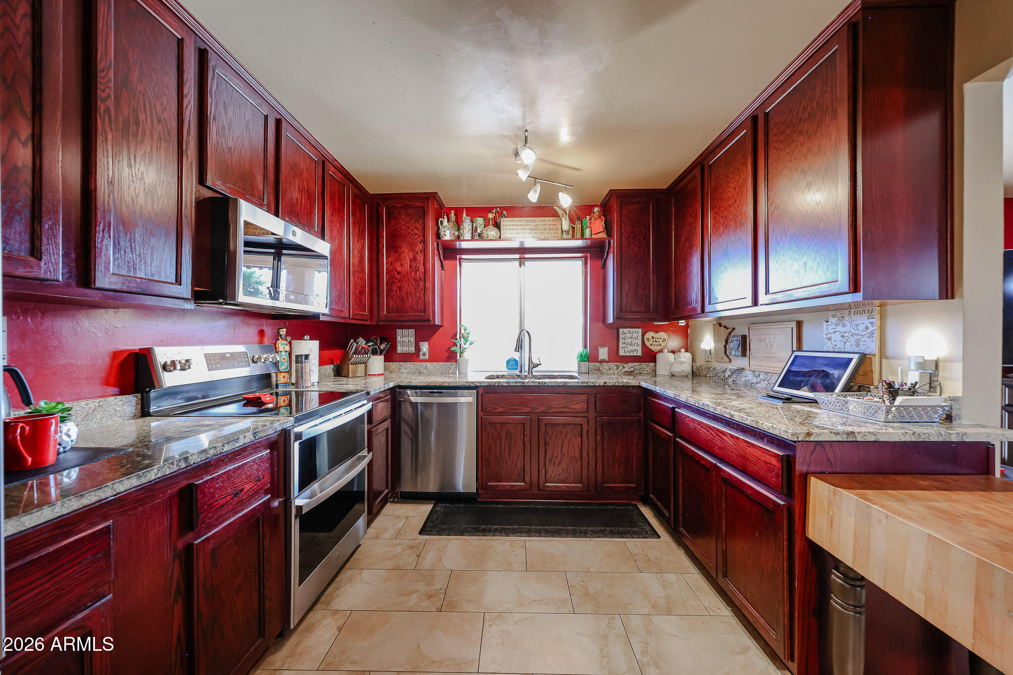 7045 E SWEETWATER Avenue