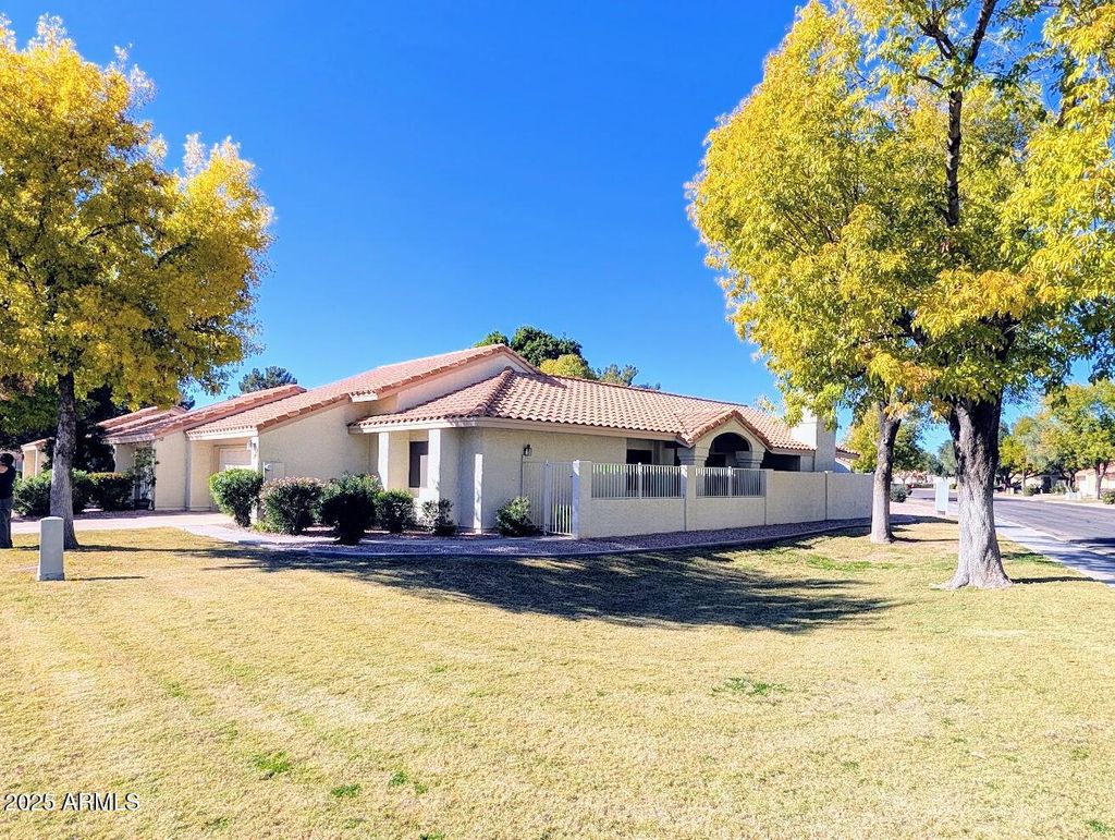 Photo of 1066 E Chilton Drive, Tempe, AZ 85283 (MLS # 6956214)