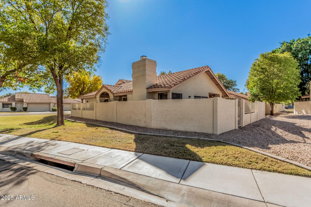 Photo of 1066 E Chilton Drive, Tempe, AZ 85283 (MLS # 6956214)