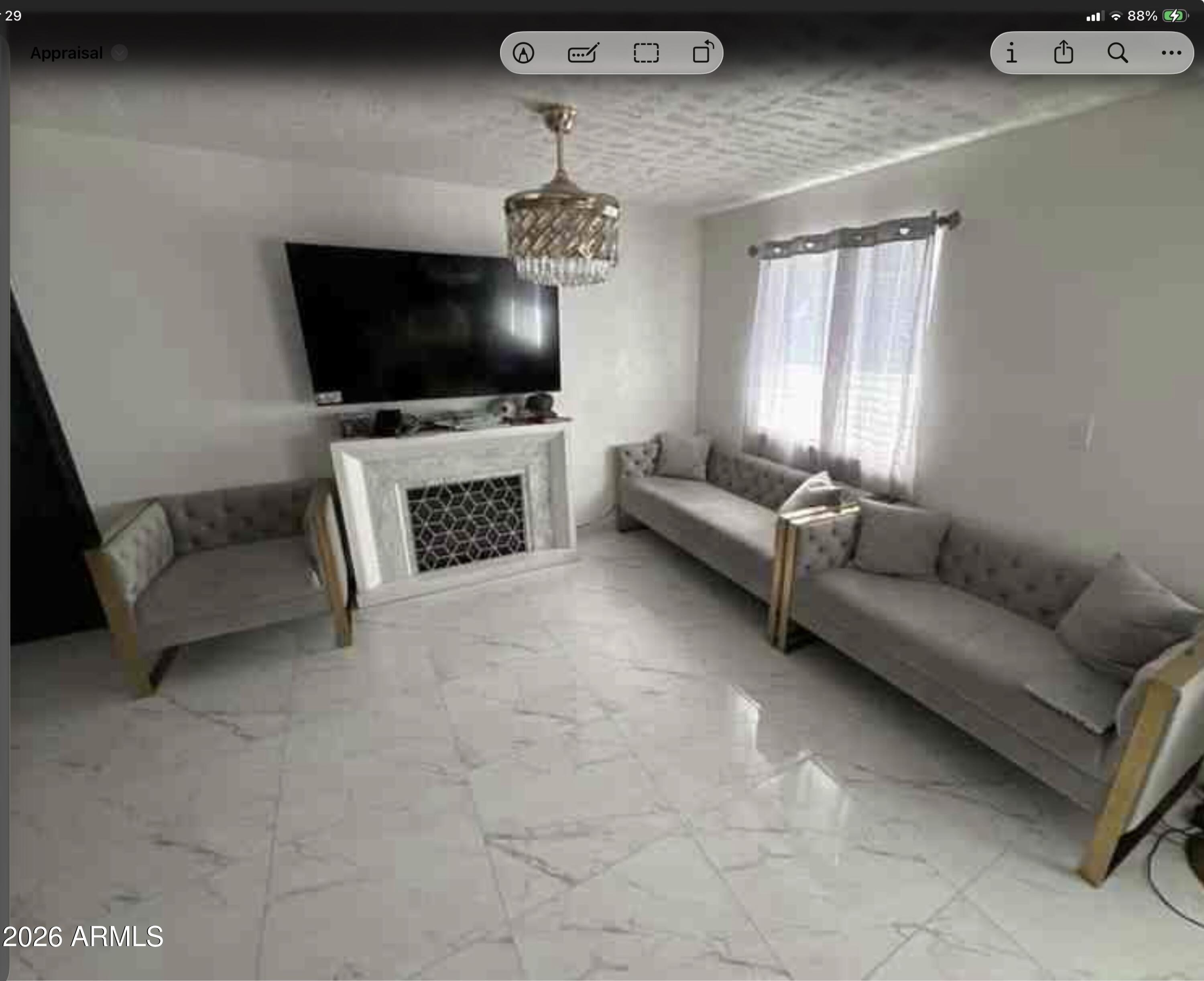 8830 W GLENROSA Avenue