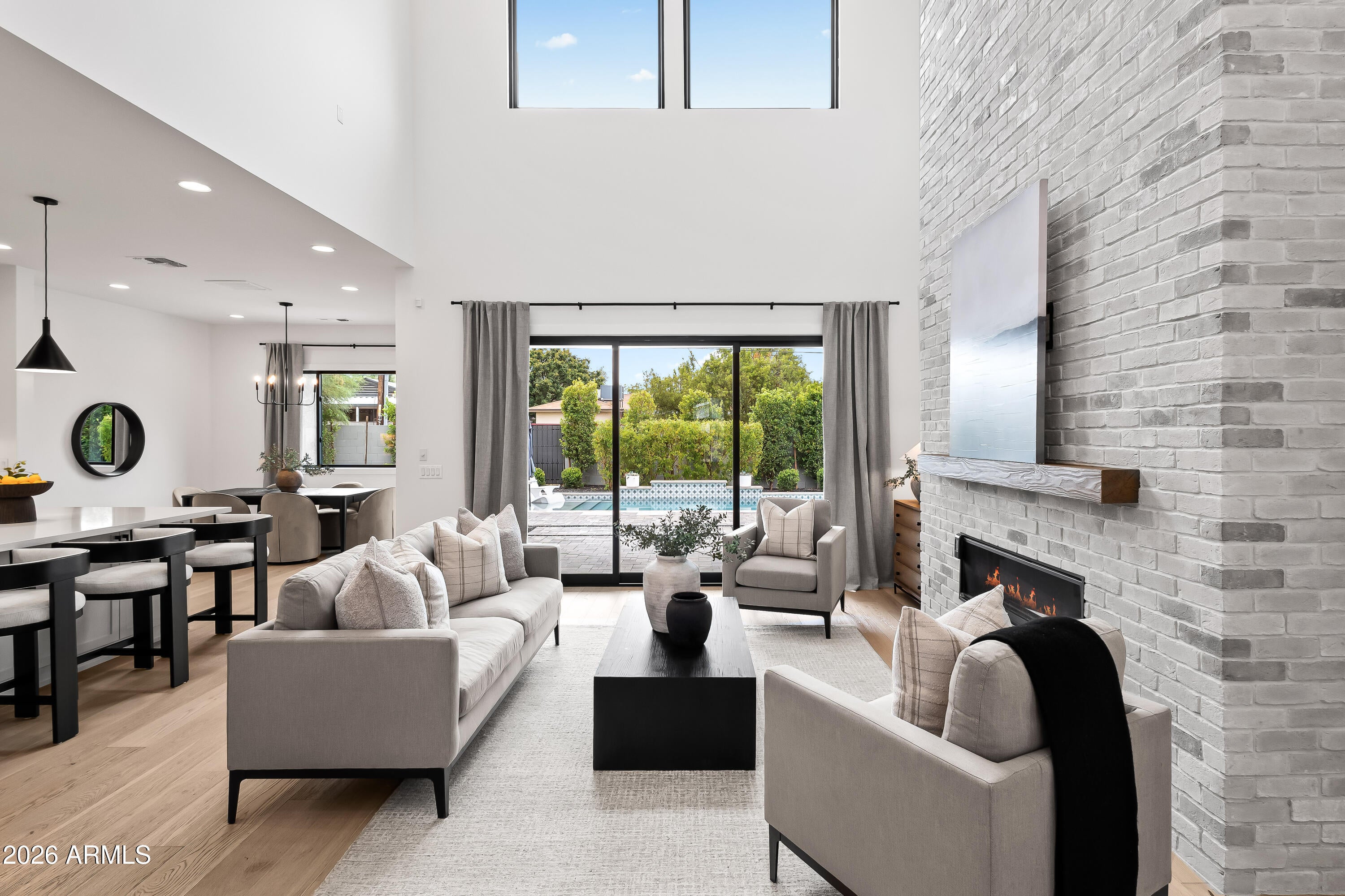 5513 E VERDE Lane