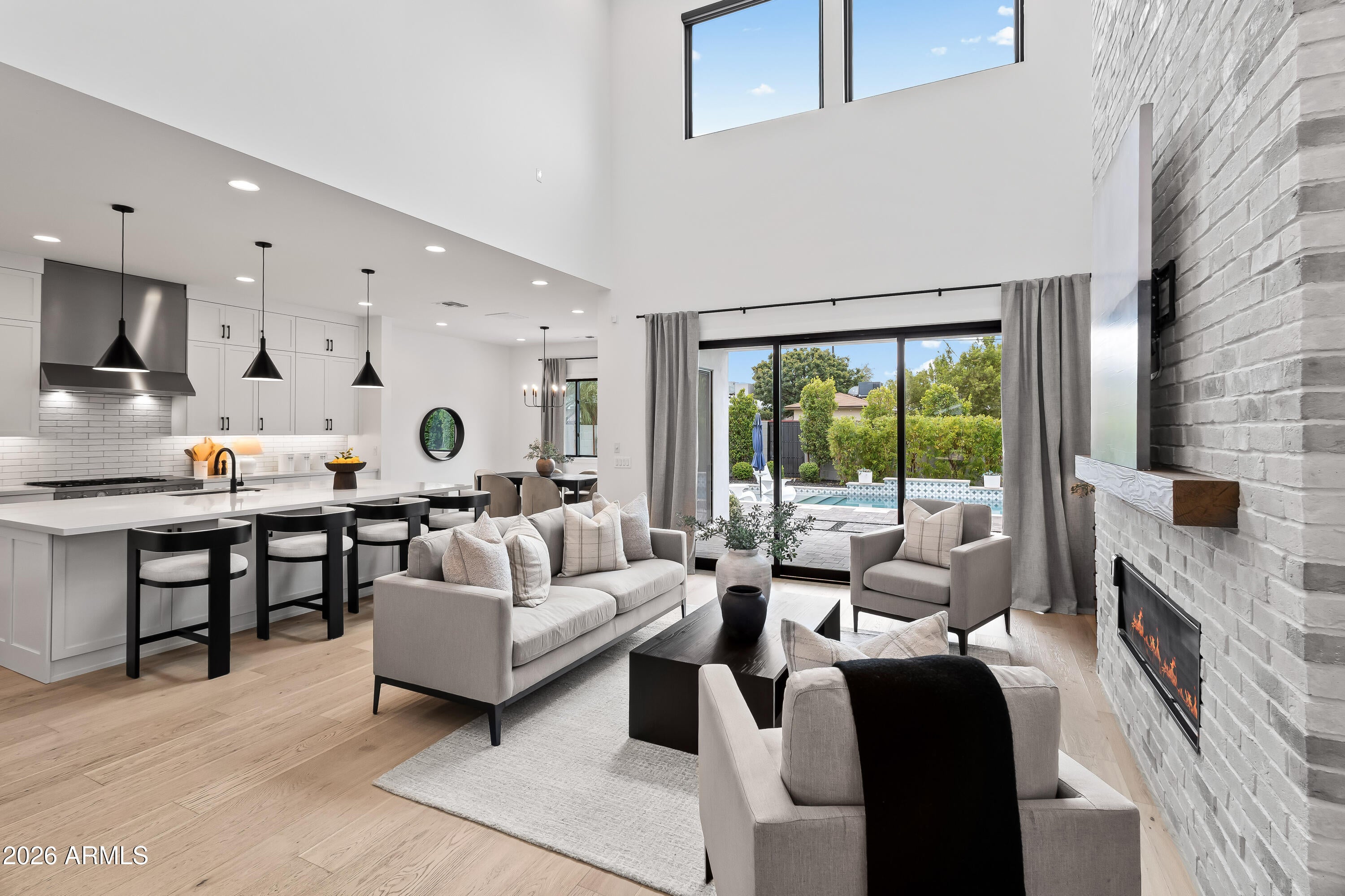 5513 E VERDE Lane