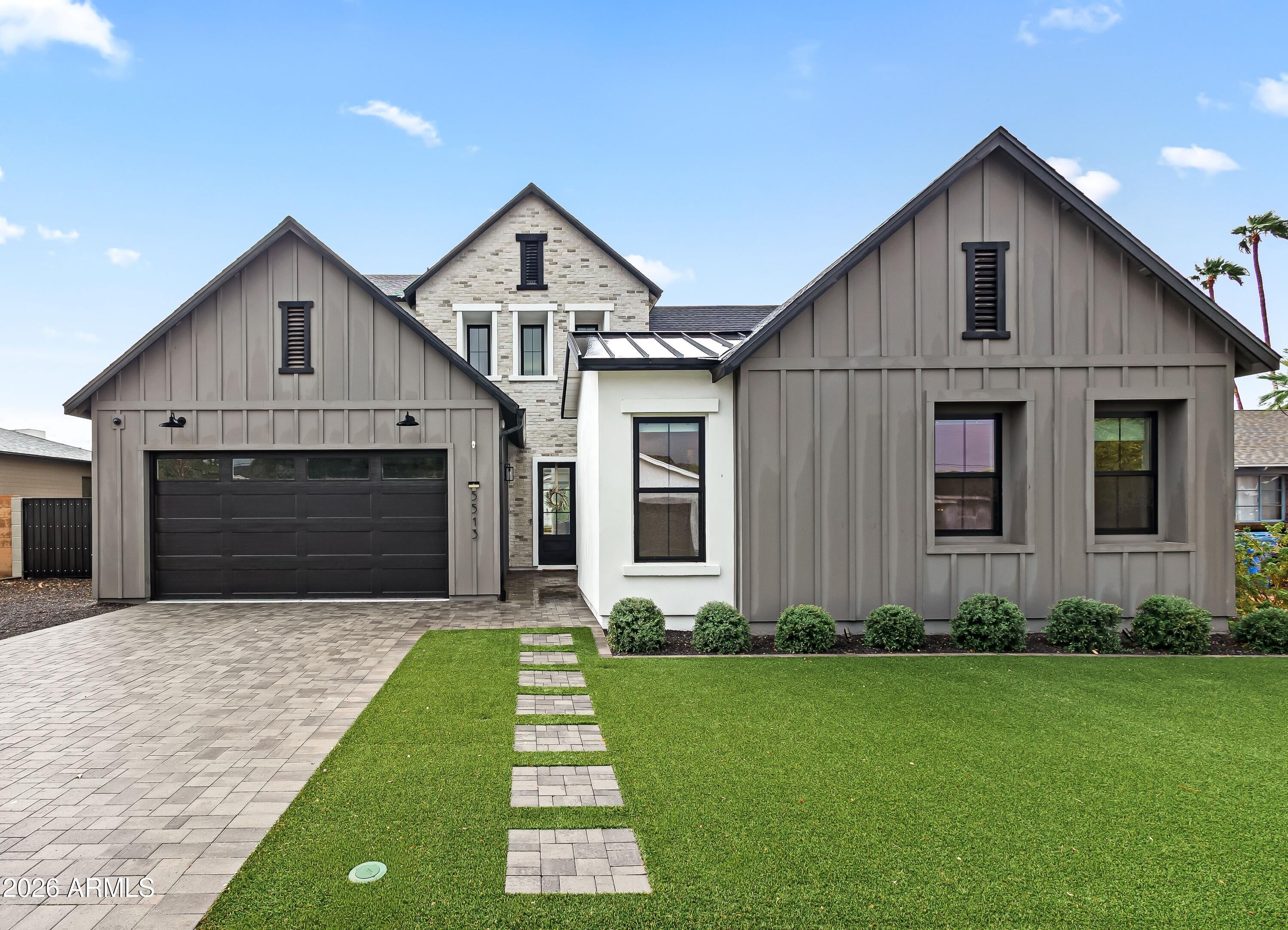 5513 E VERDE Lane