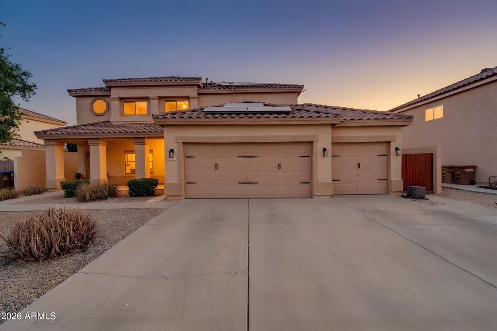 Photo of 10610 W Country Club Trail, Peoria, AZ 85383 (MLS # 7085921)