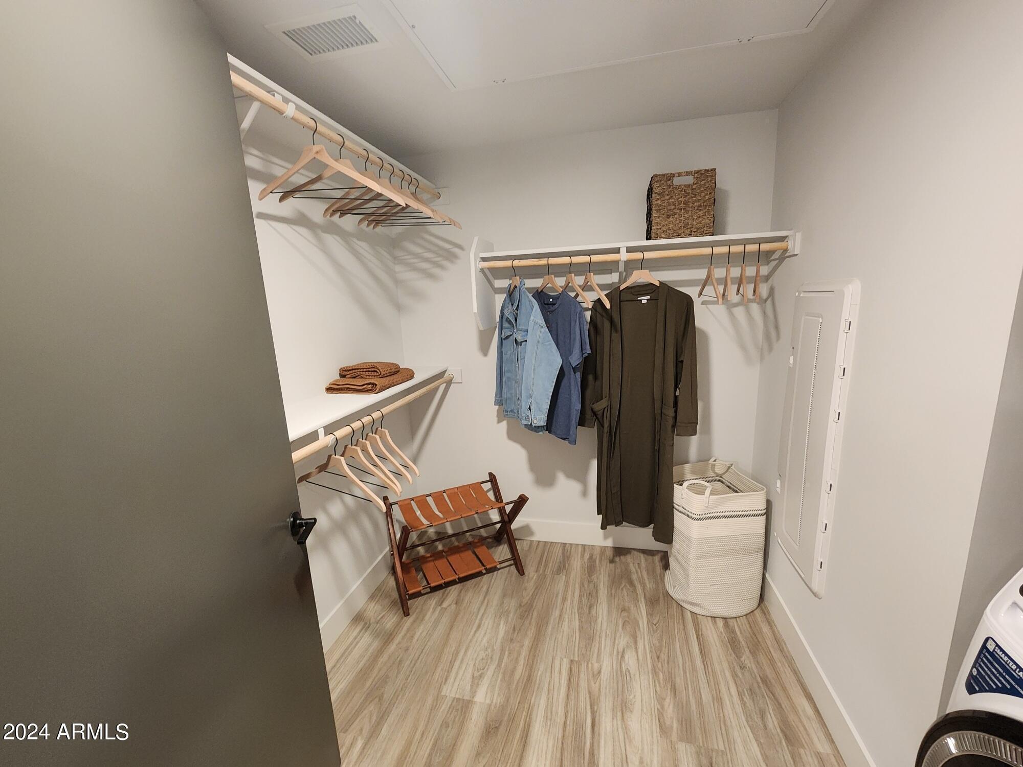 1727 E Pecos Road A6