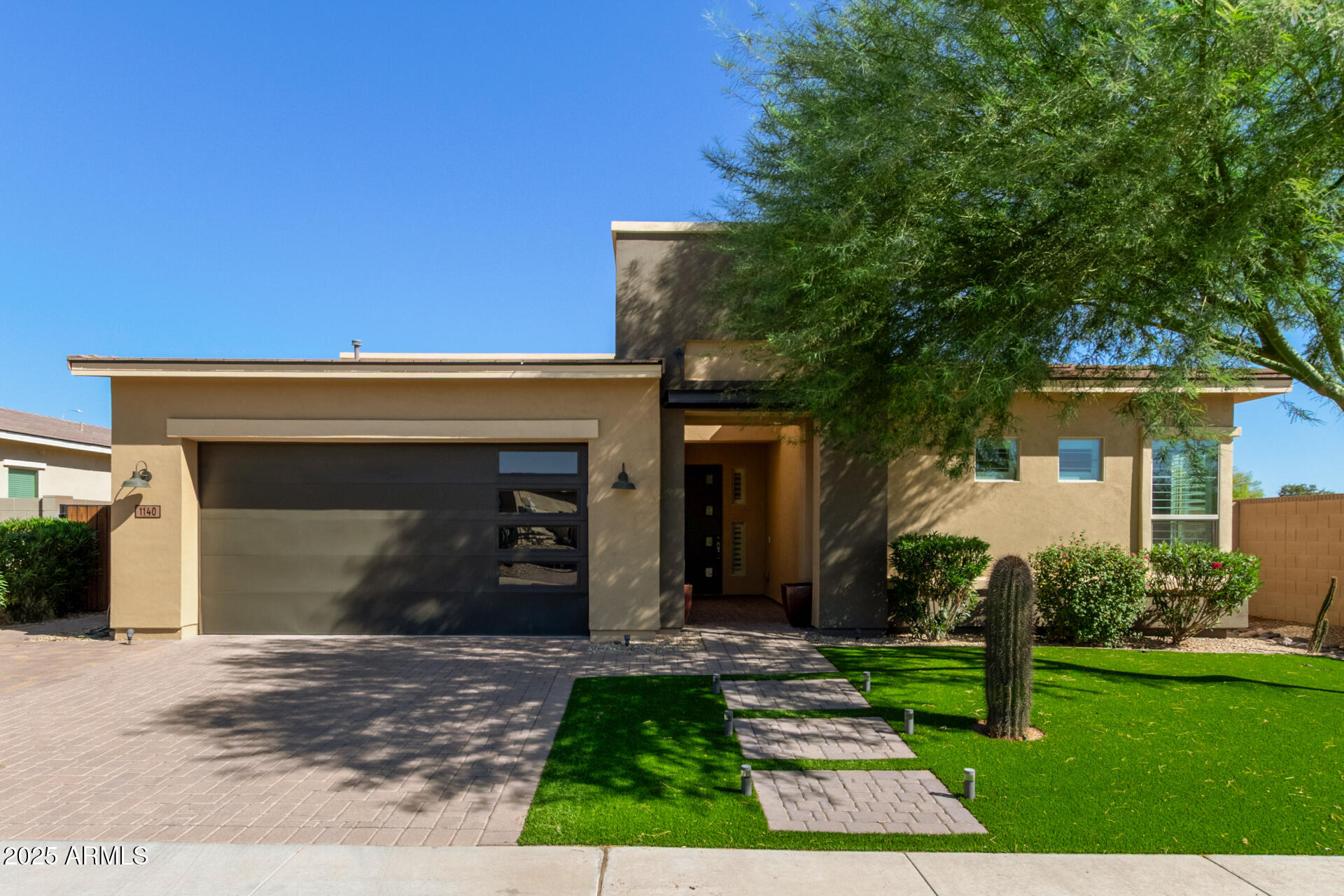 1140 E CHERRYWOOD Place