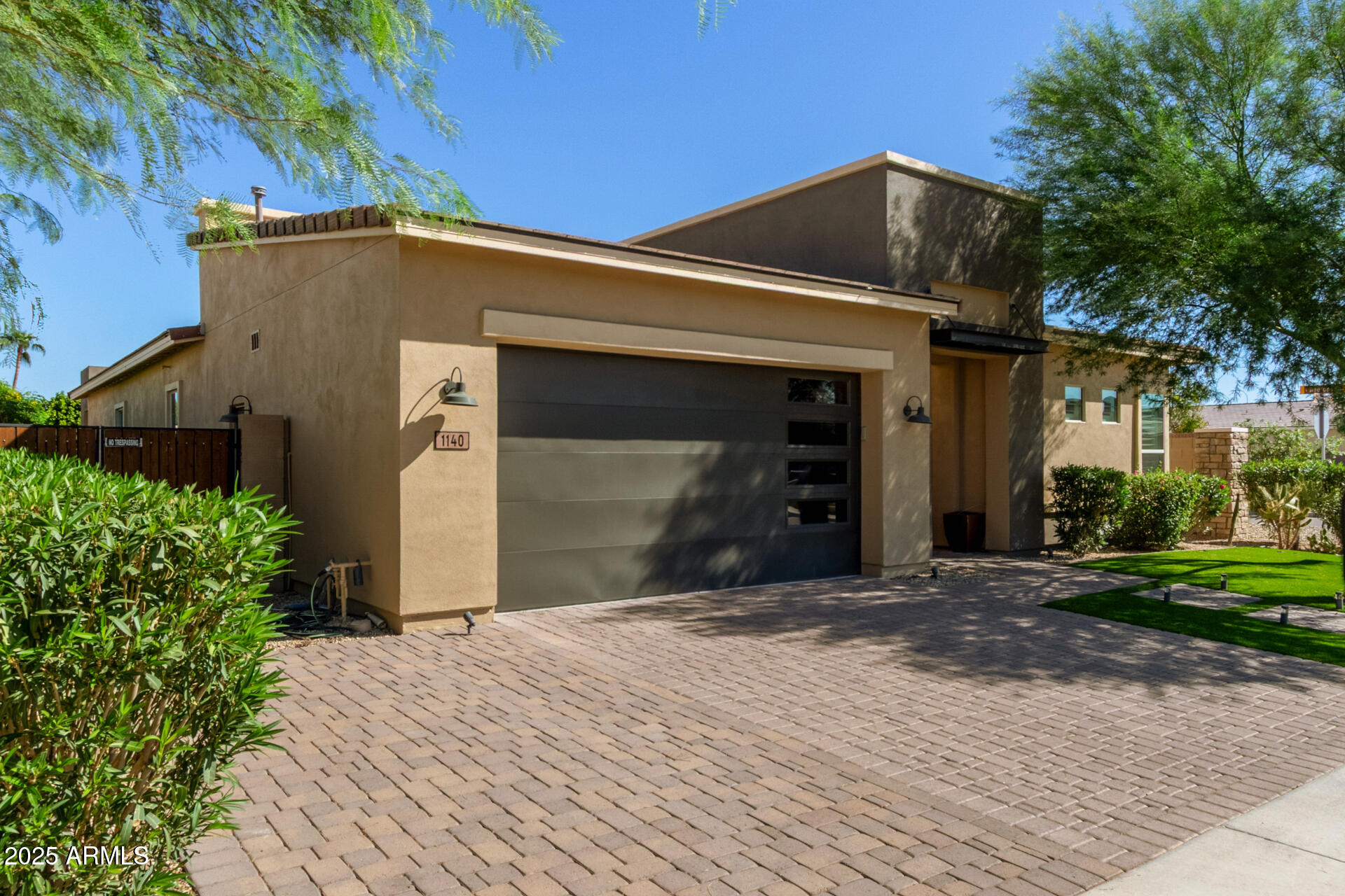 1140 E CHERRYWOOD Place