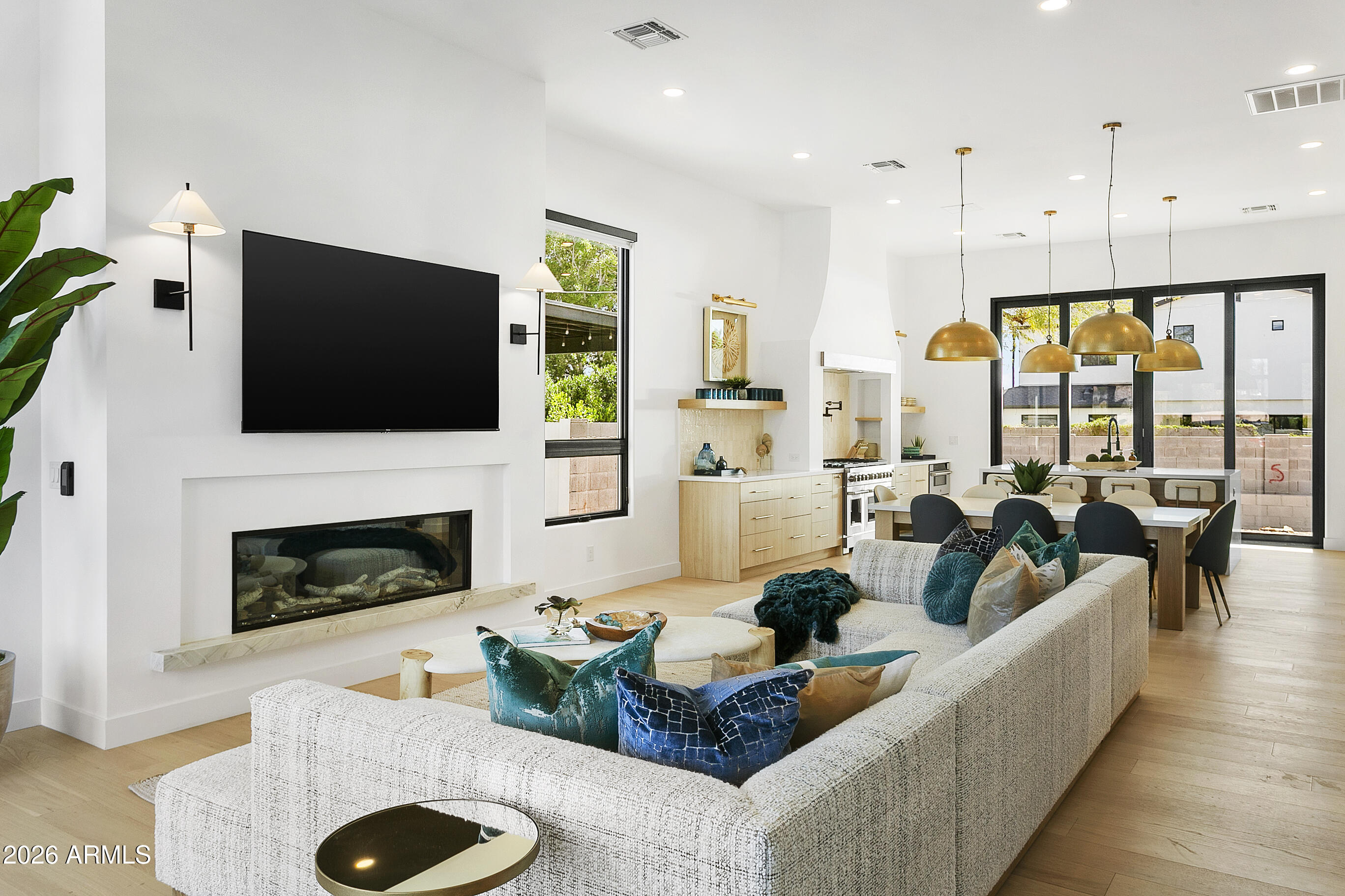 4207 E CAMPBELL Avenue