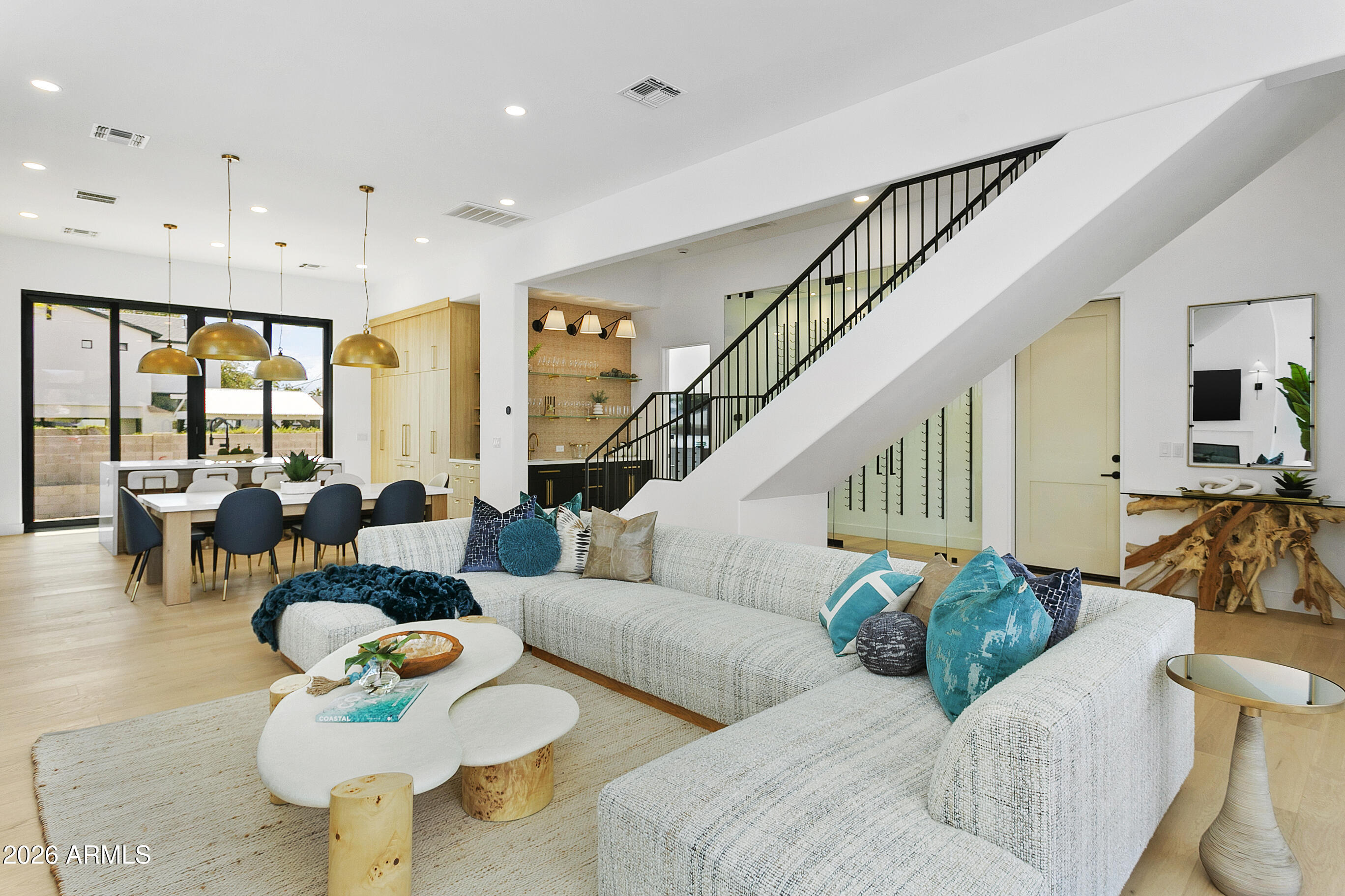 4207 E CAMPBELL Avenue