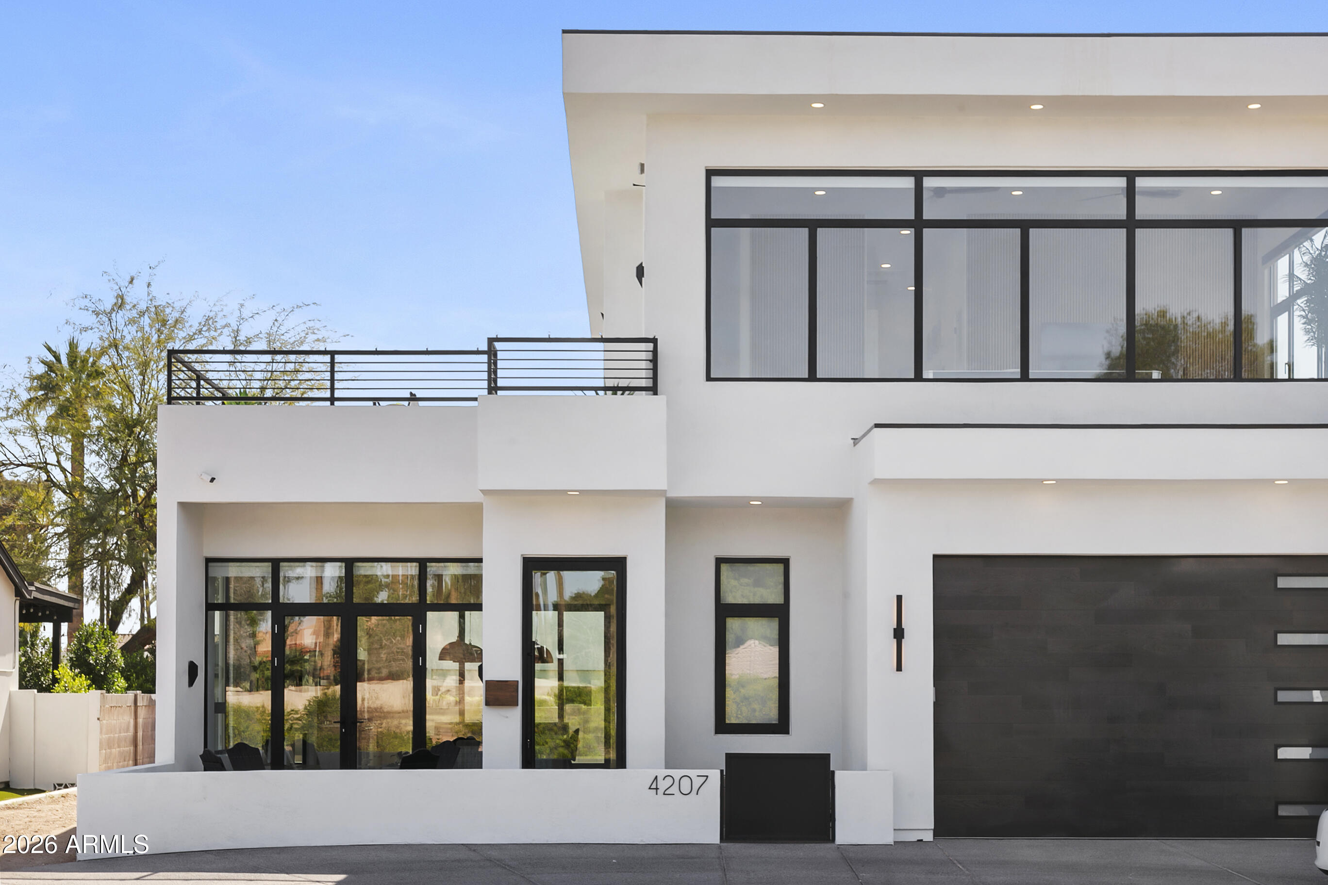 4207 E CAMPBELL Avenue