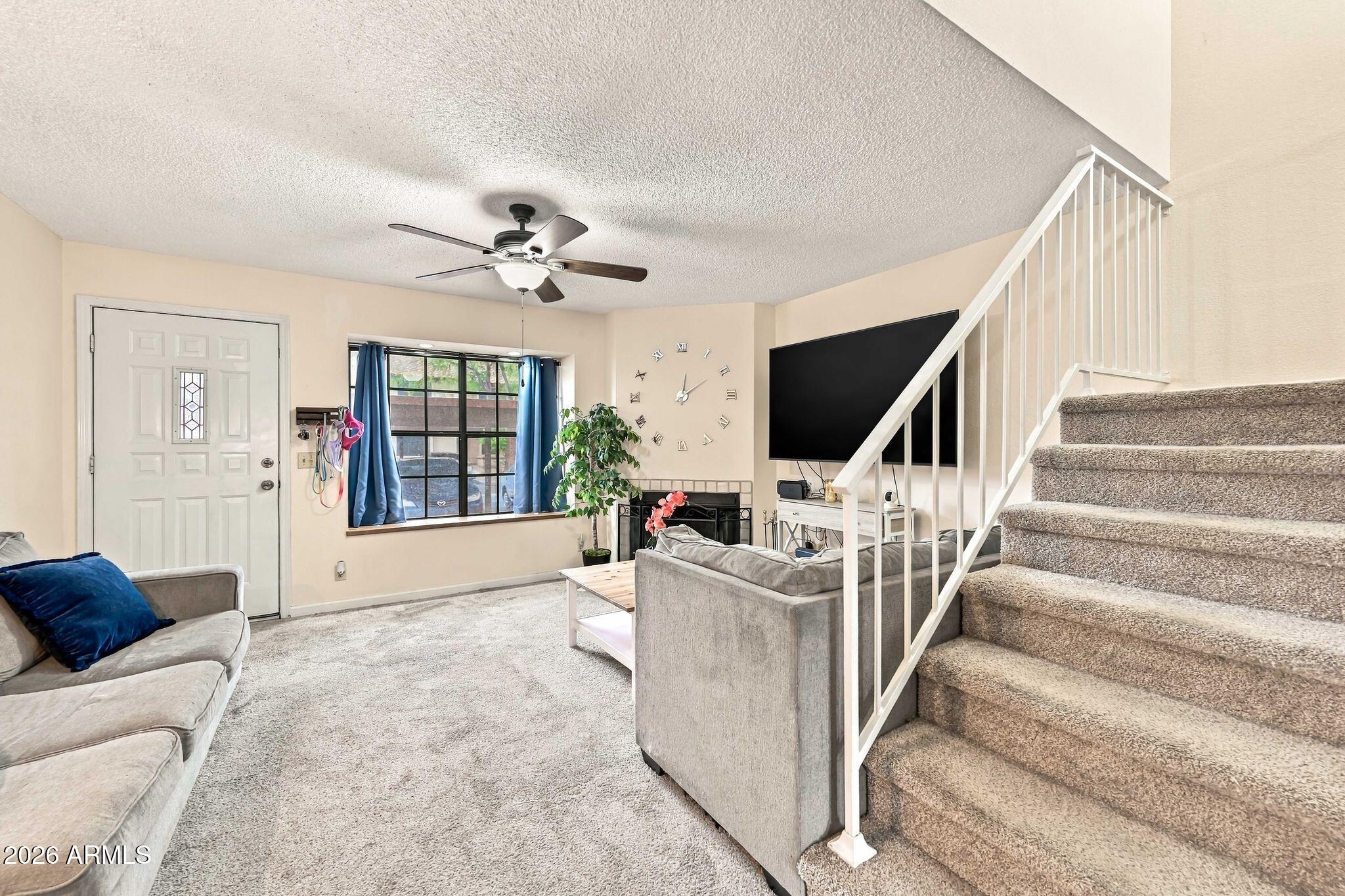 921 W UNIVERSITY Drive 1083