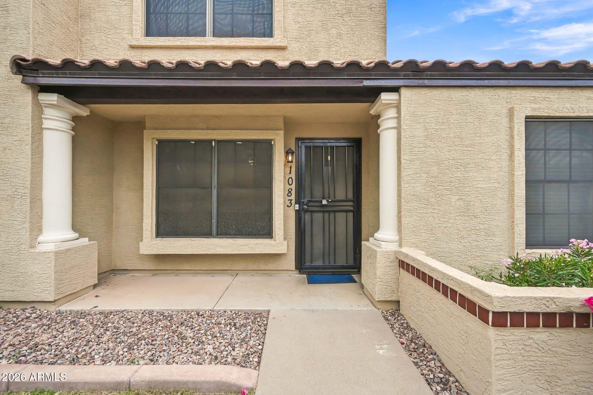 921 W UNIVERSITY Drive 1083