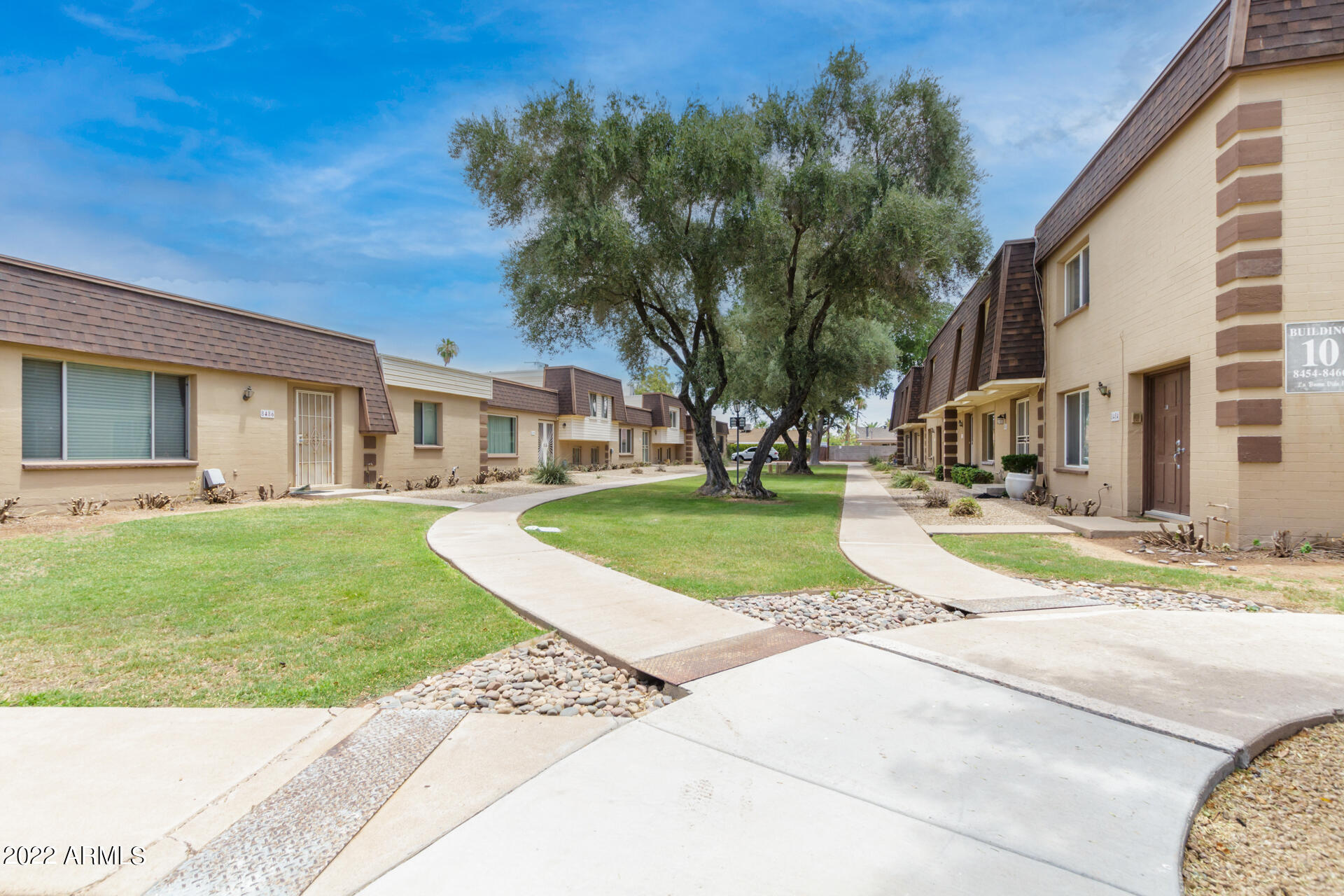 8482 E CHAPARRAL Road