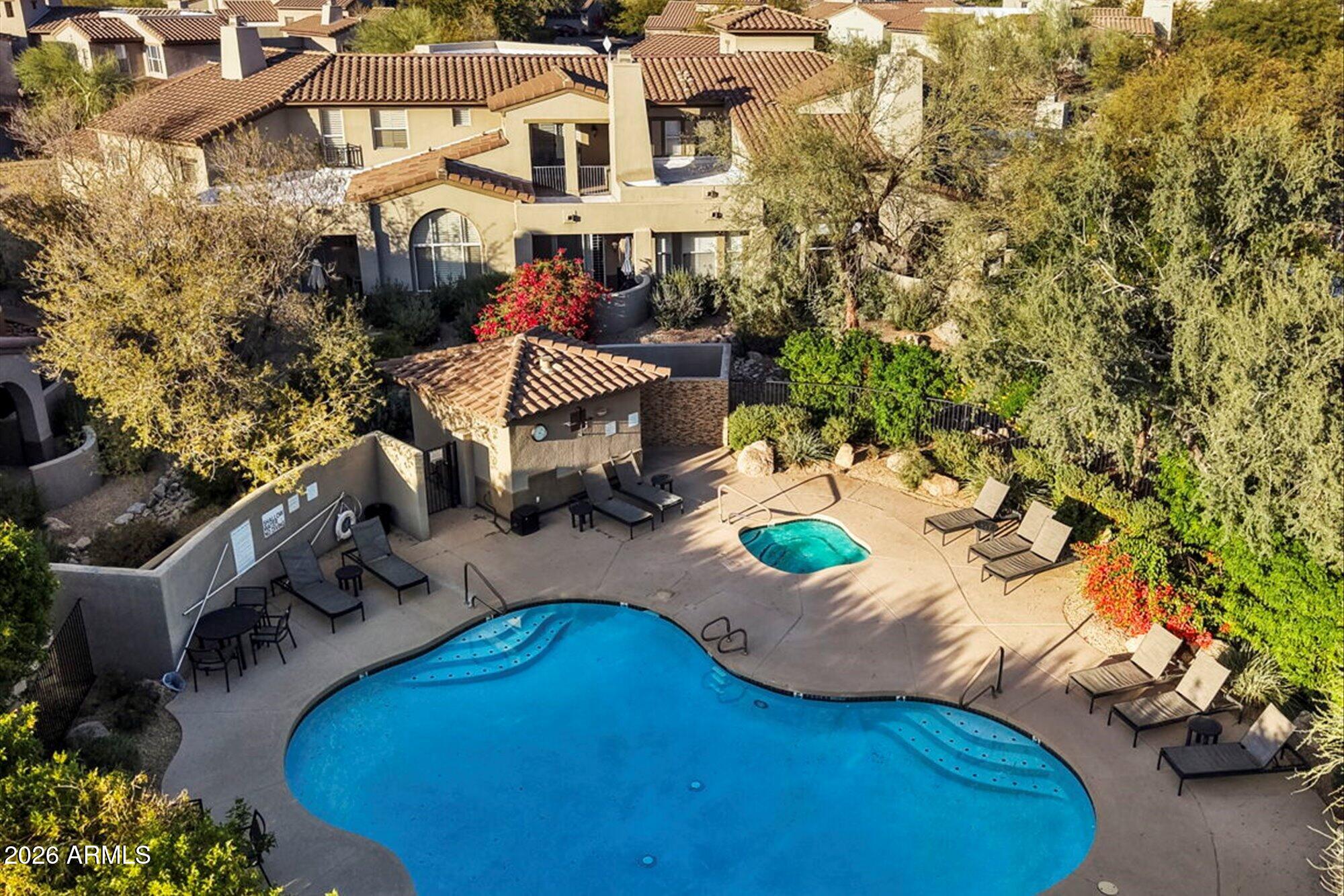 20802 N GRAYHAWK Drive 1137