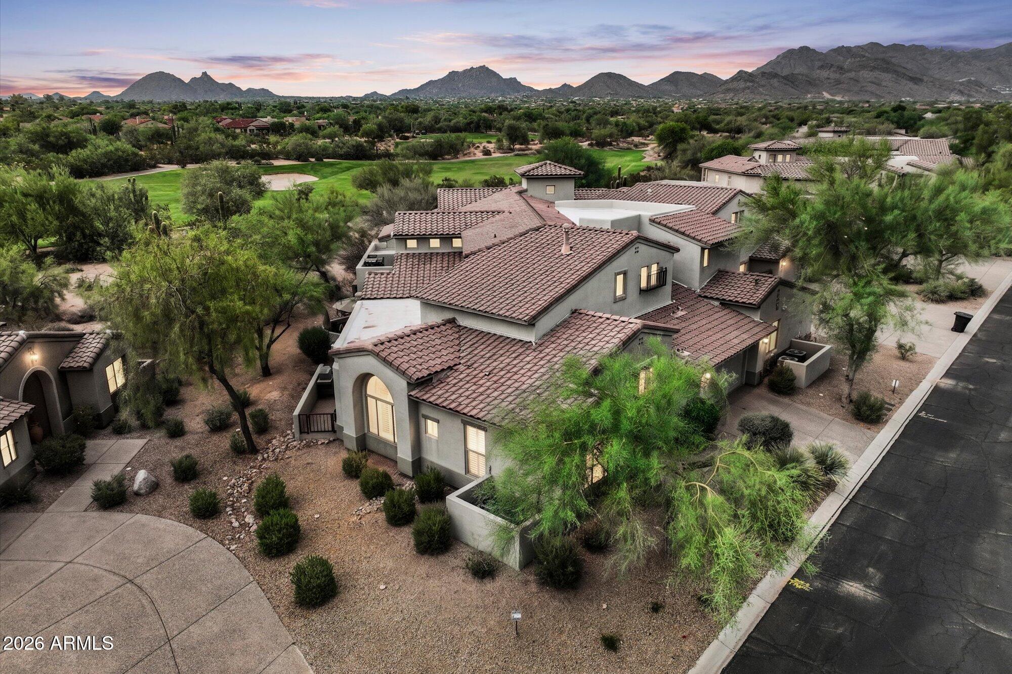 20802 N GRAYHAWK Drive 1137