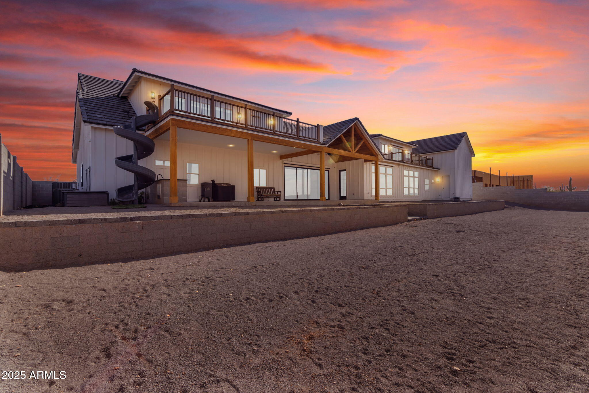 2312 N RAVEN --