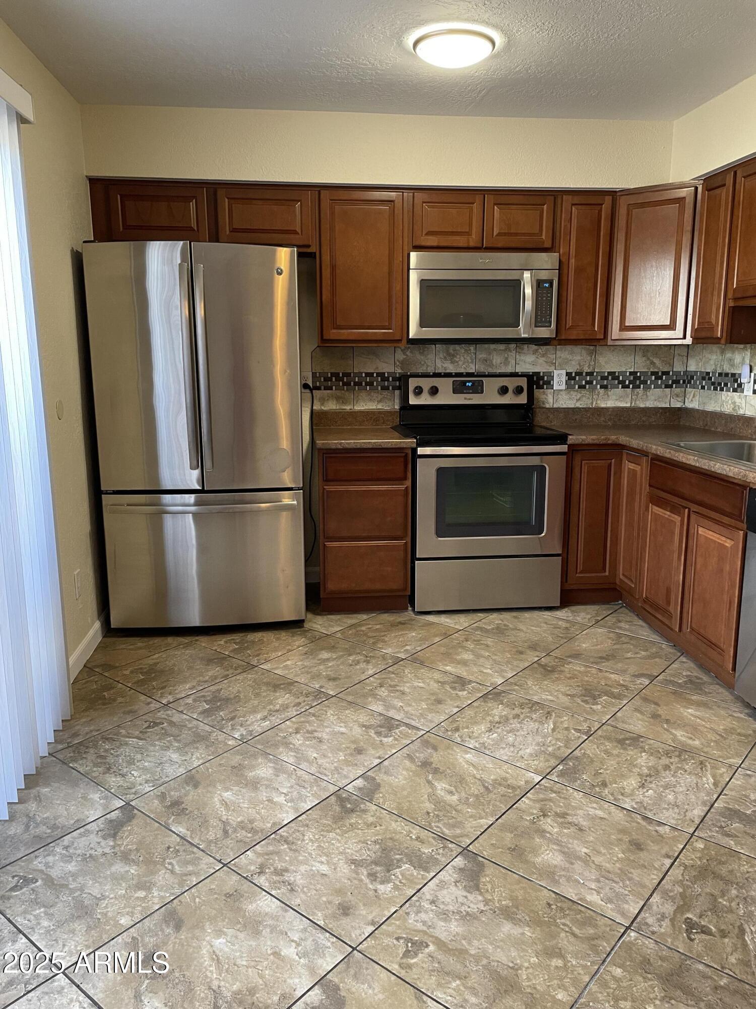 1750 E MATEO Circle 106