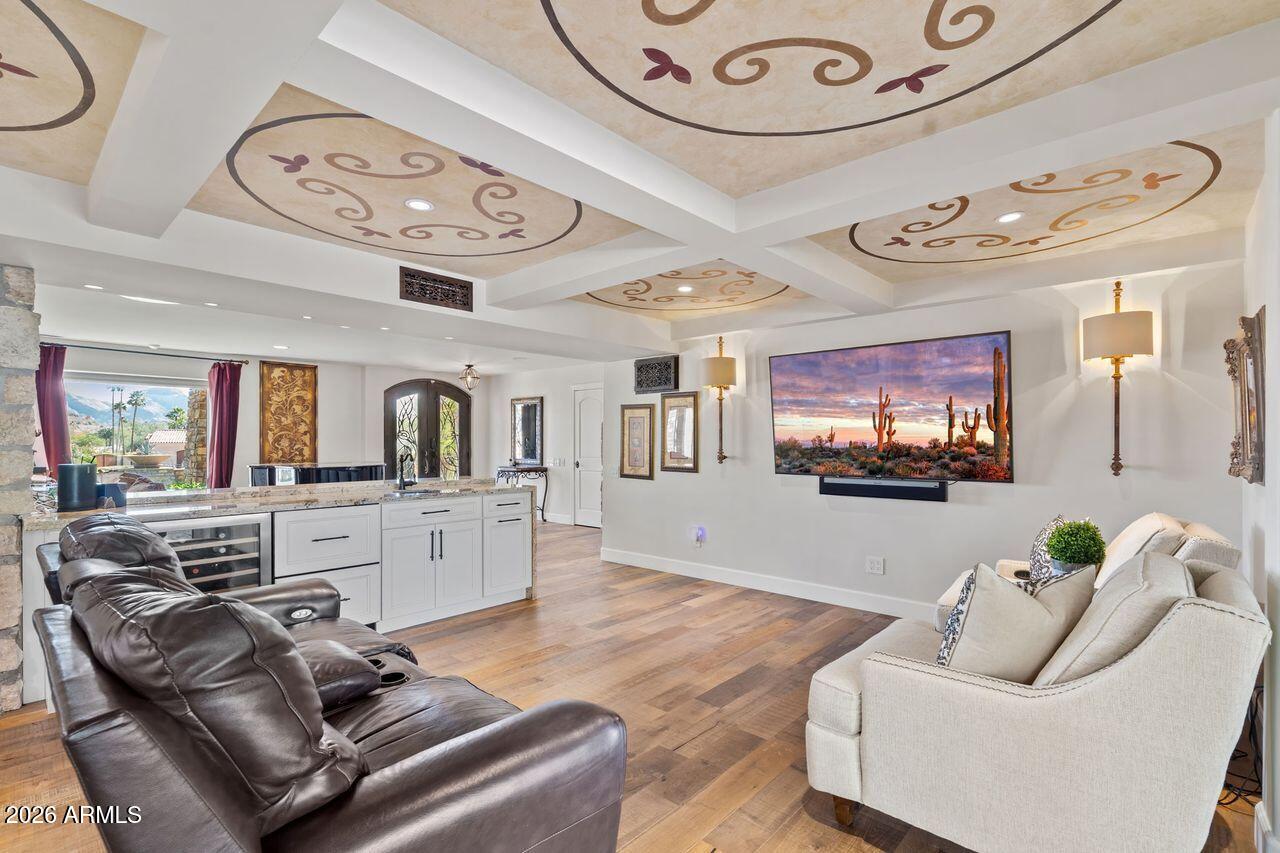PARADISE VALLEY COUNTRY ESTATES - Residential